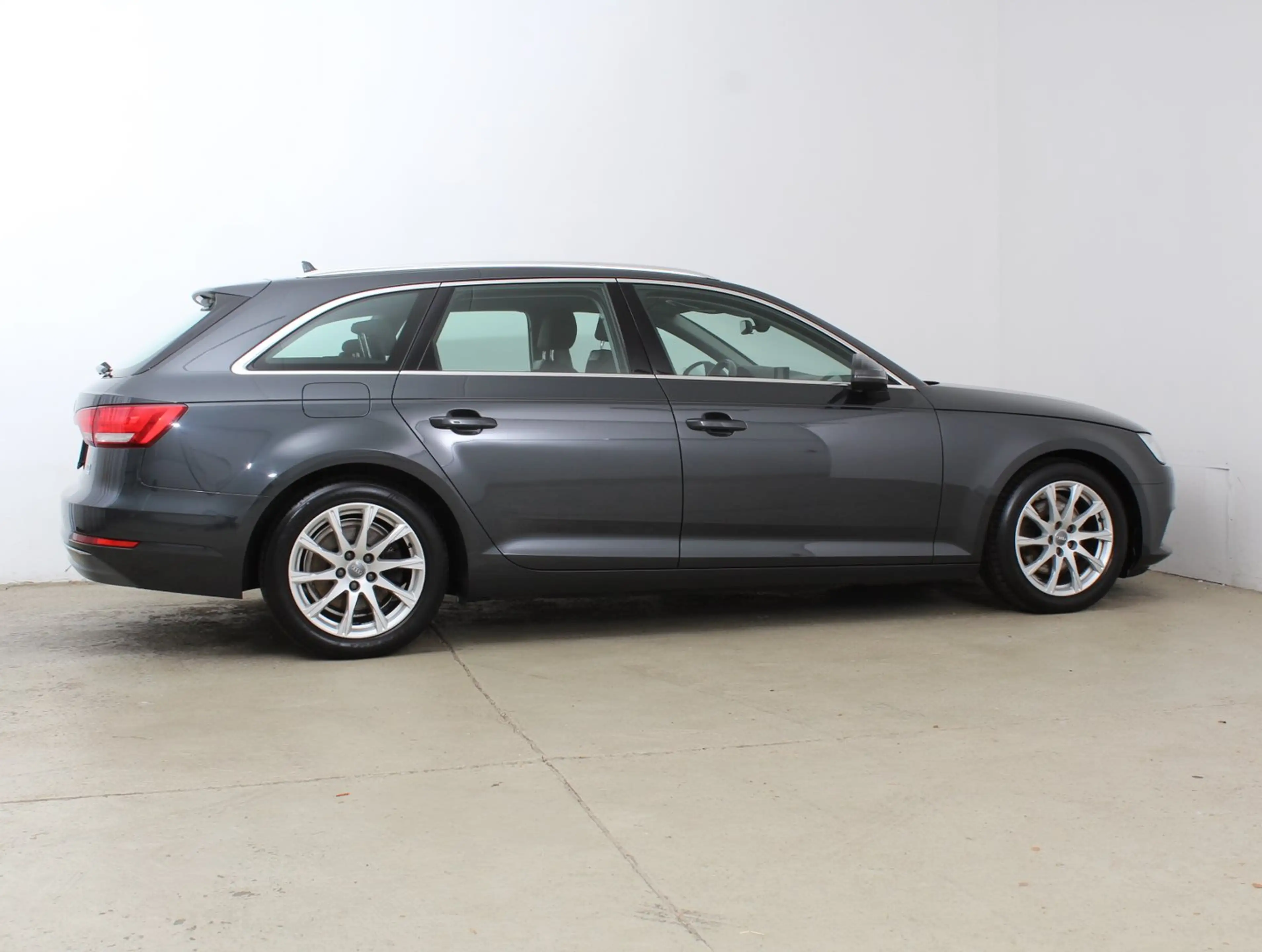 Audi A4 2.0 TDI Sport — photo 4
