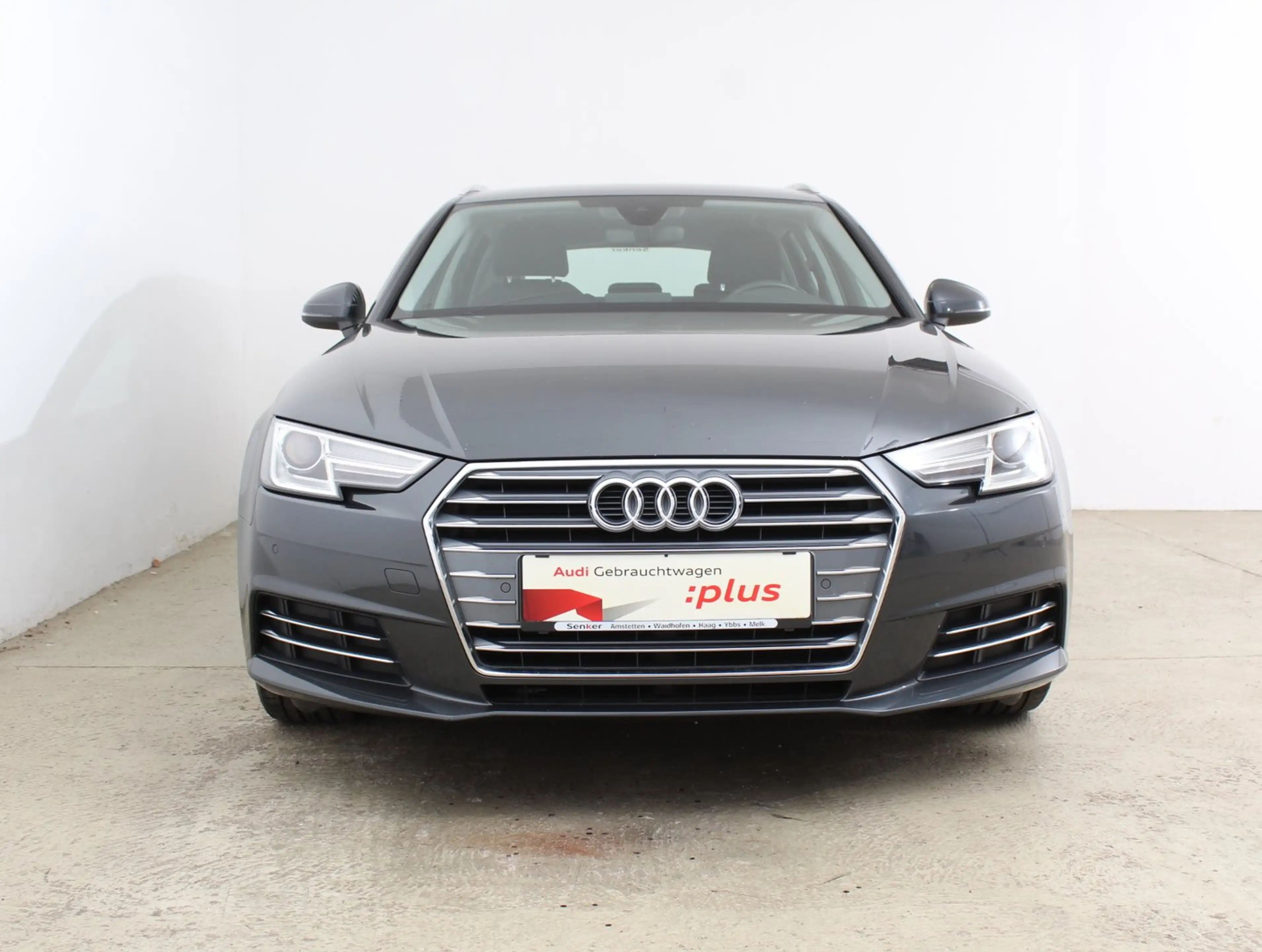Audi A4 2.0 TDI Sport — photo 2