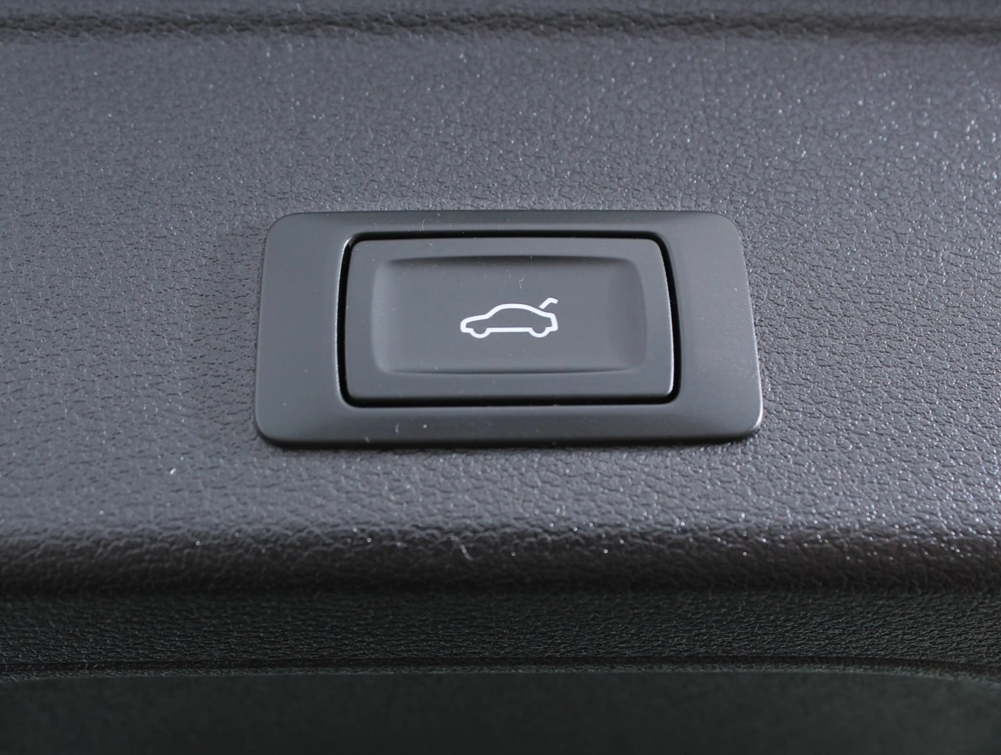 Audi A4 2.0 TDI Sport — photo 13