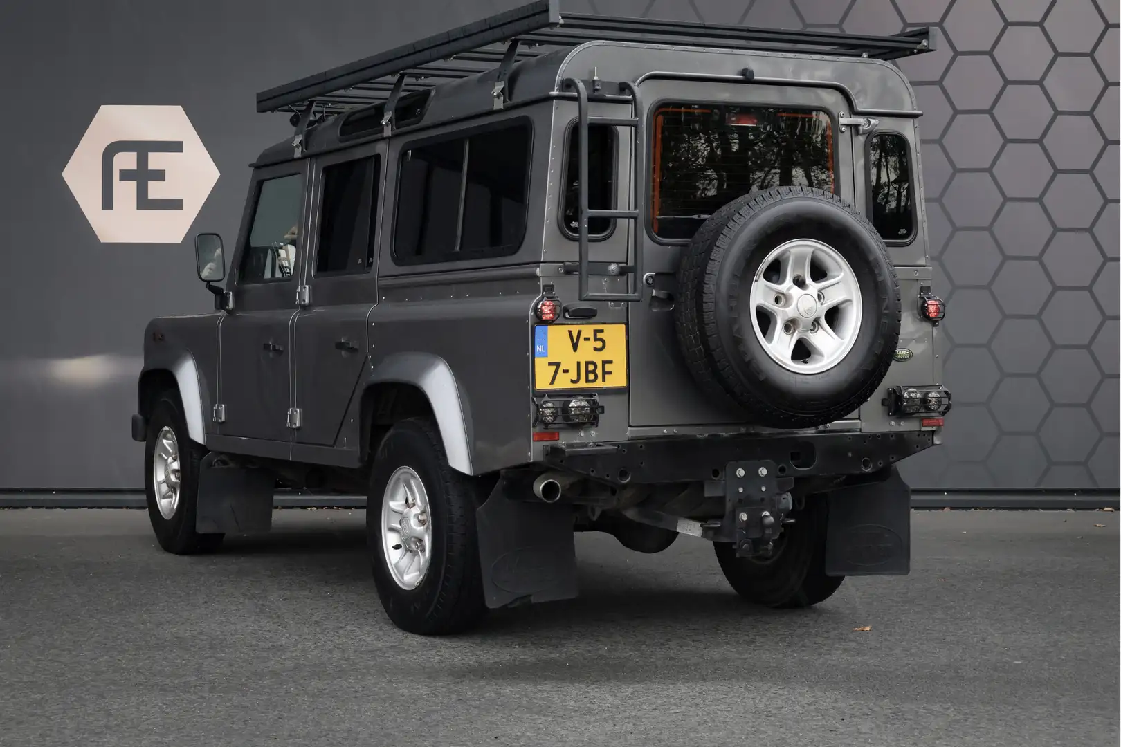 Land Rover Defender 2.4 TD SW 110 | YOUNGTIMER | LED KOPLAMPEN VOOR VE Grijs - 2