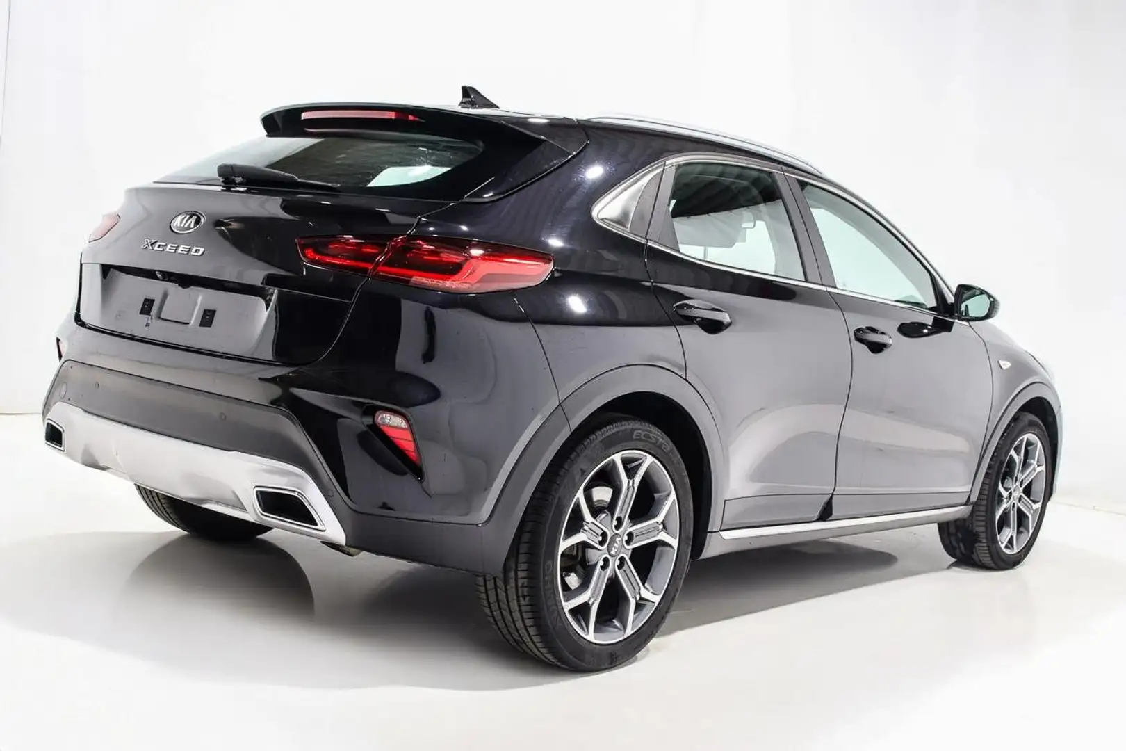 Kia XCeed 1.6 CRDi NAVI/CRUISE/CAMERA/LANE/AIRCO/NIEUWSTAAT! - 2