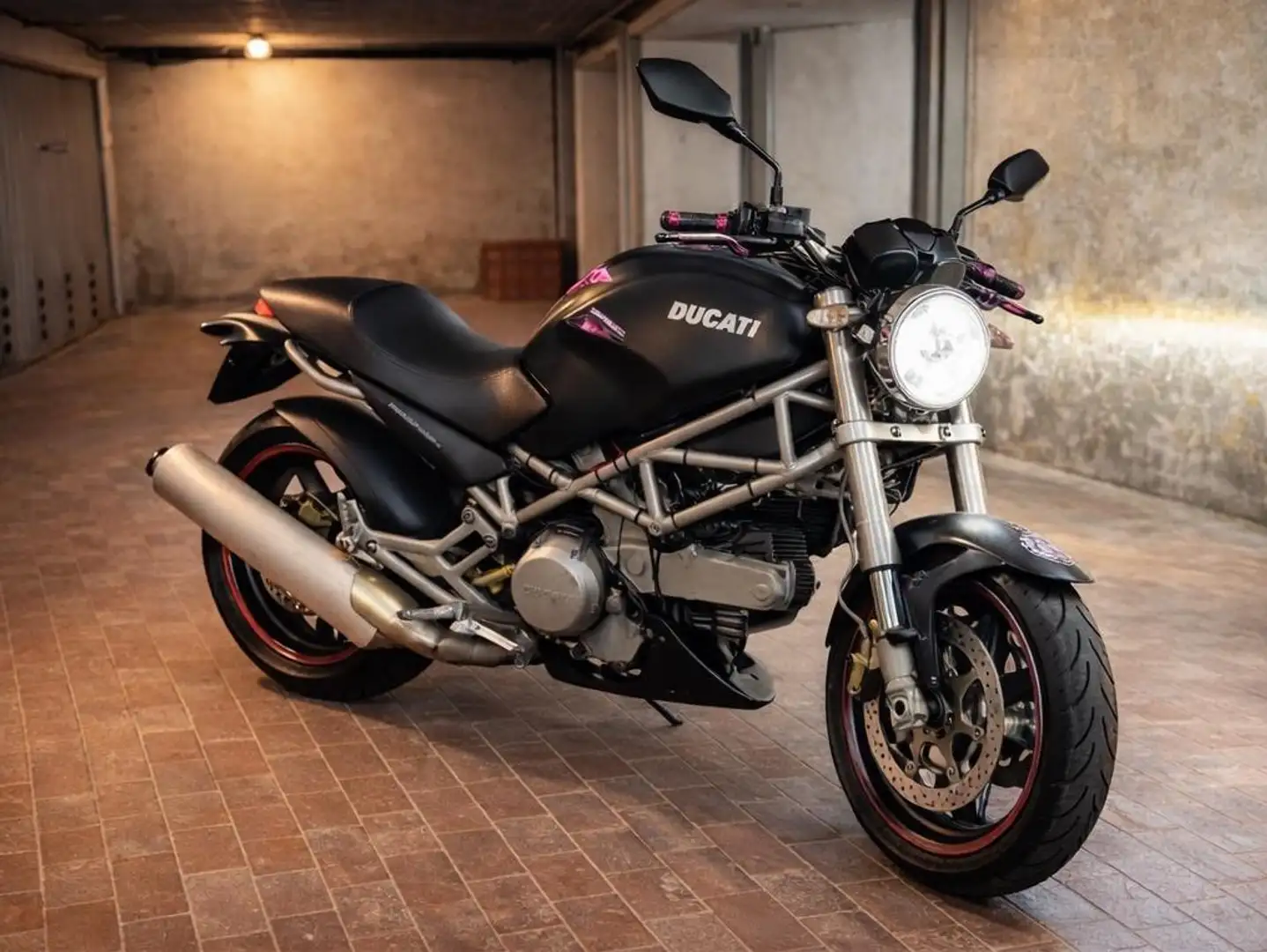 Ducati Monster 620 Dark i e Negro - 2