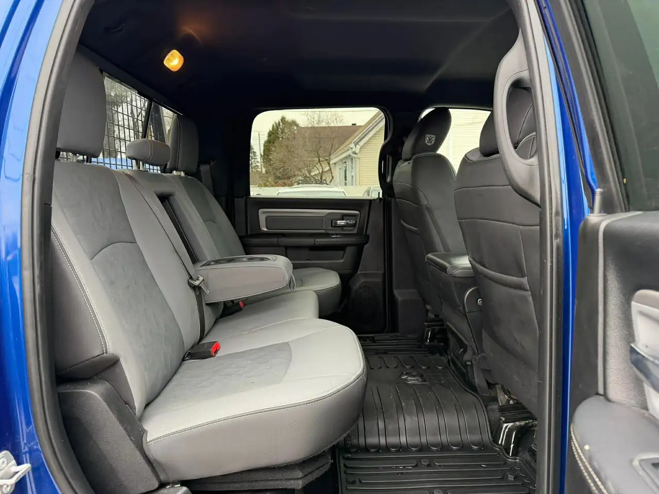 RAM 2500 снимка RAM 2500