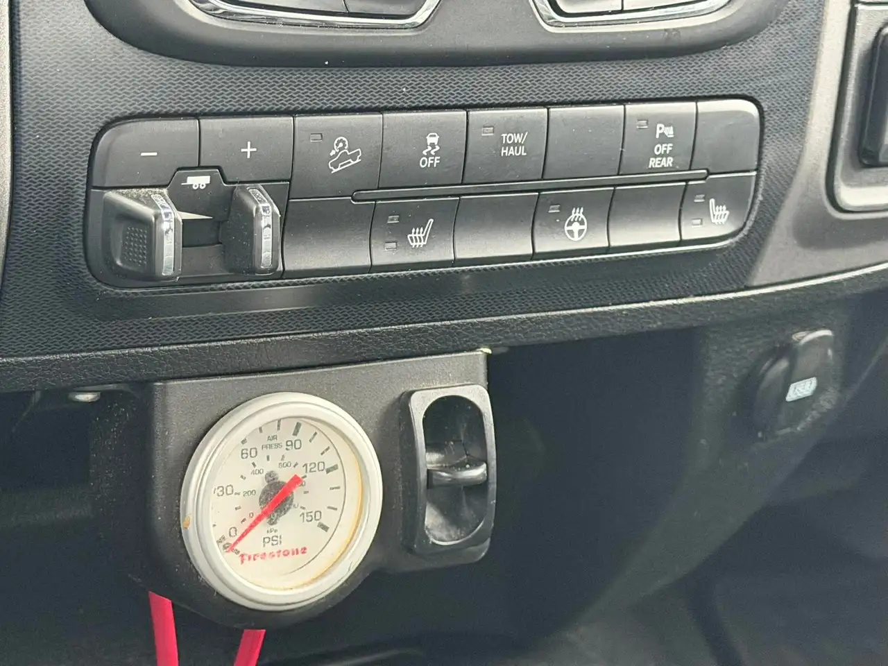 RAM 2500 снимка RAM 2500