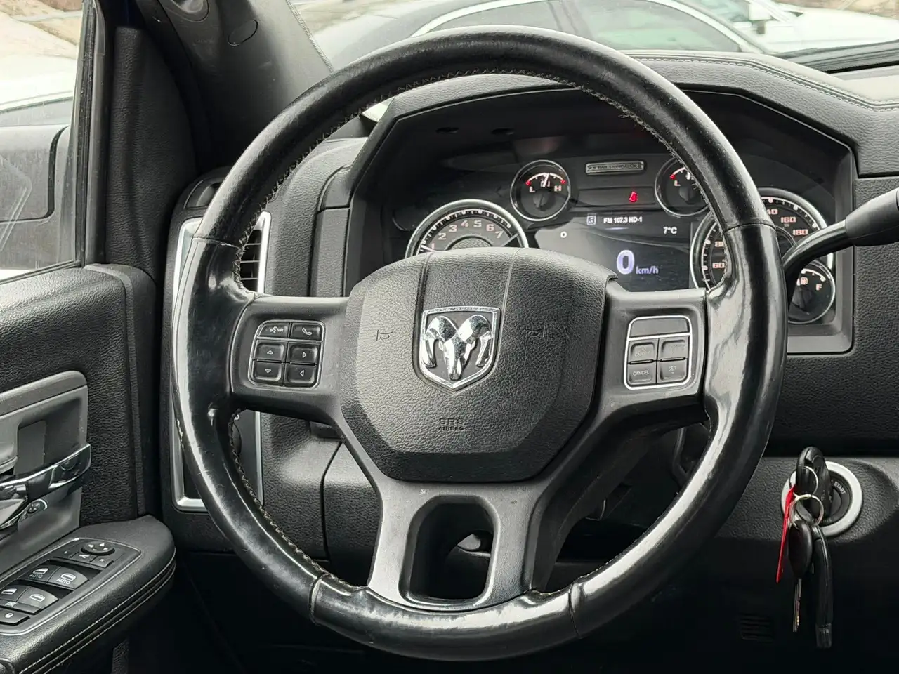 RAM 2500 снимка RAM 2500