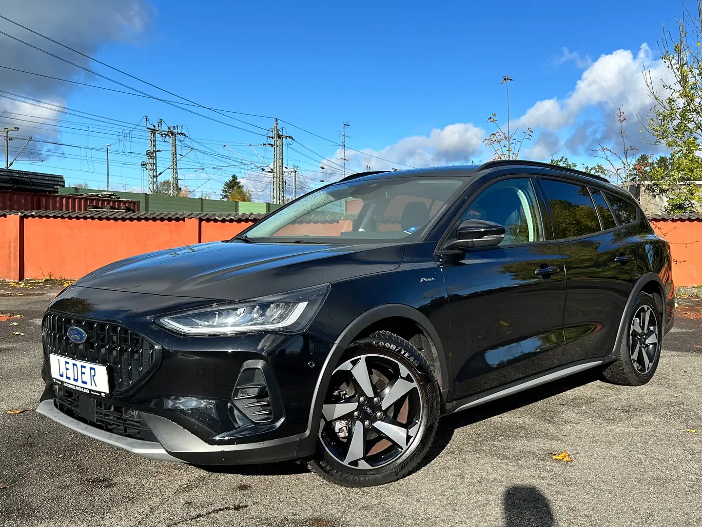 Ford Focus Active X Schwarz - 1