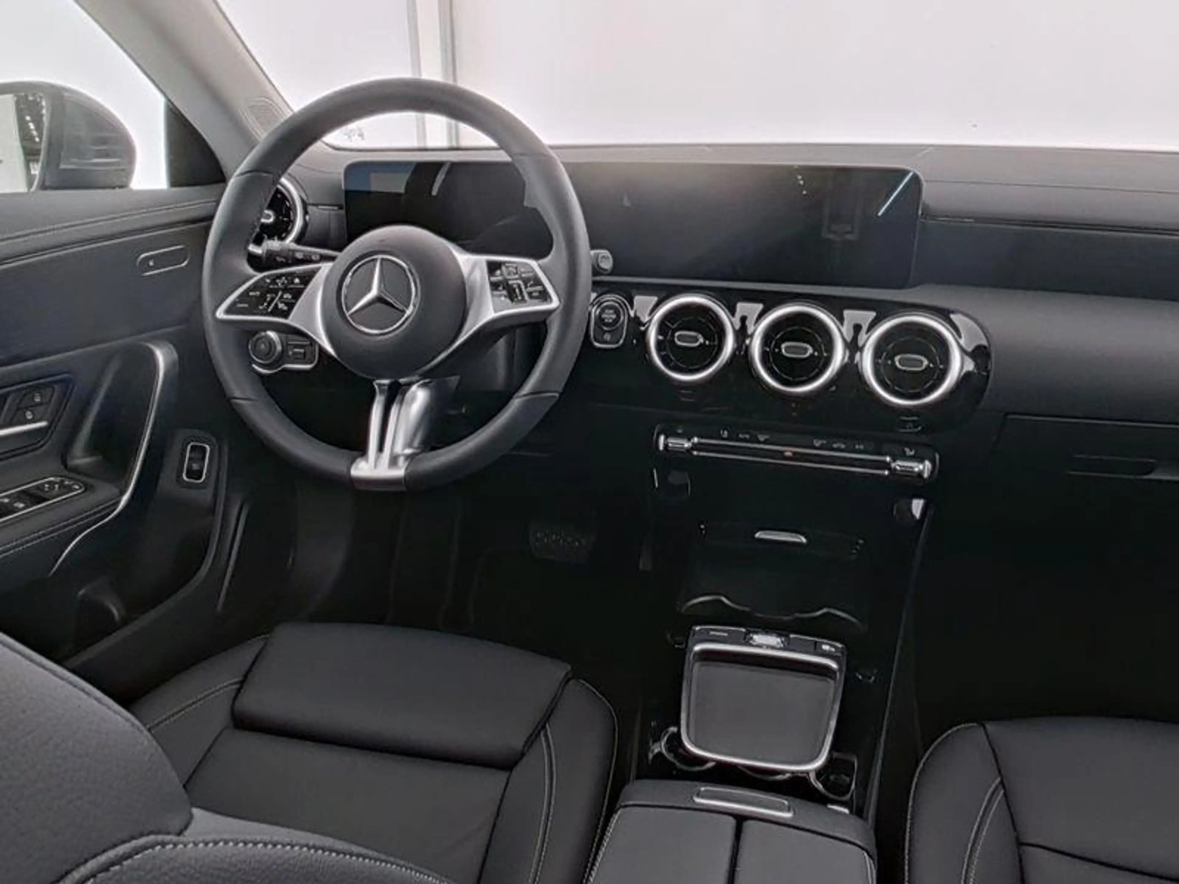 Mercedes-Benz CLA 180 Shooting Brake Luxury Line | Lederen Interieur | P — photo 5