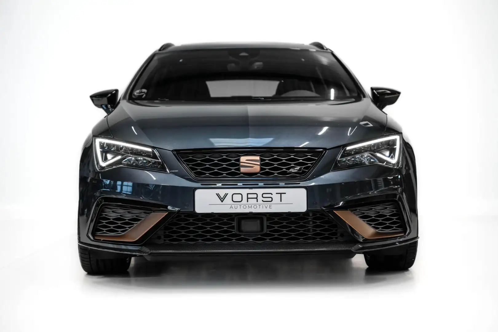 SEAT Leon ST 2.0 TSI 4DRIVE CUPRA R Carbon Beats Pano Vol Grau - 2