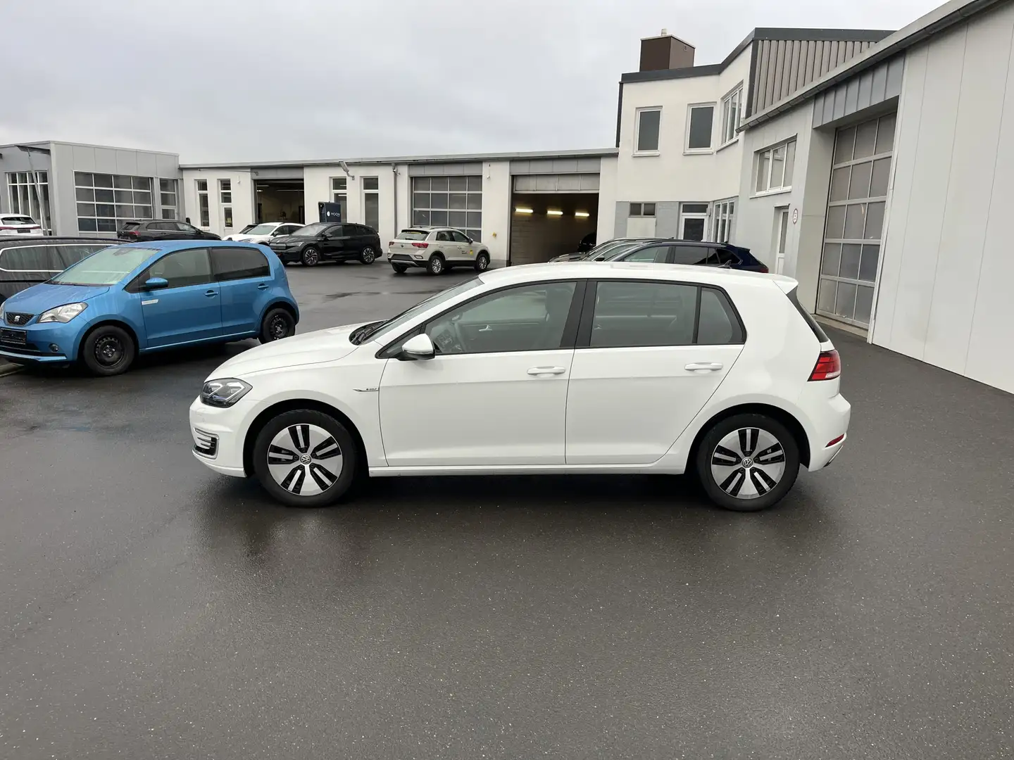 Volkswagen Golf e-Golf Comfortline 101€ m. 20% Anzahlung Wärmep Weiß - 2