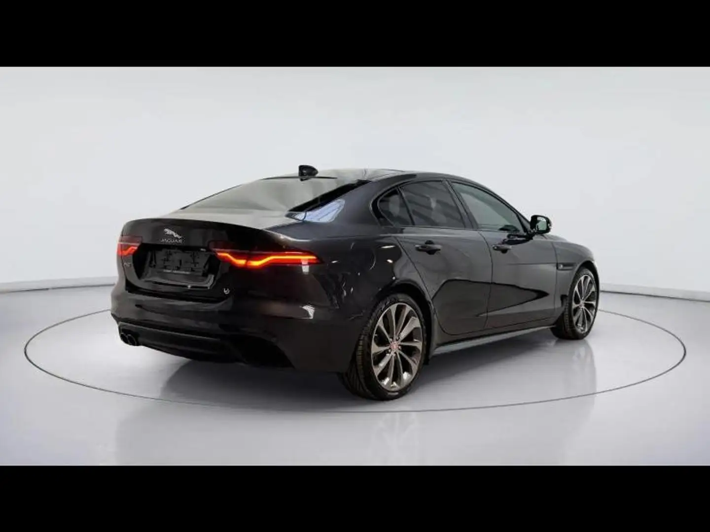 Jaguar XE D200 R-Dynamic SE Gri - 2