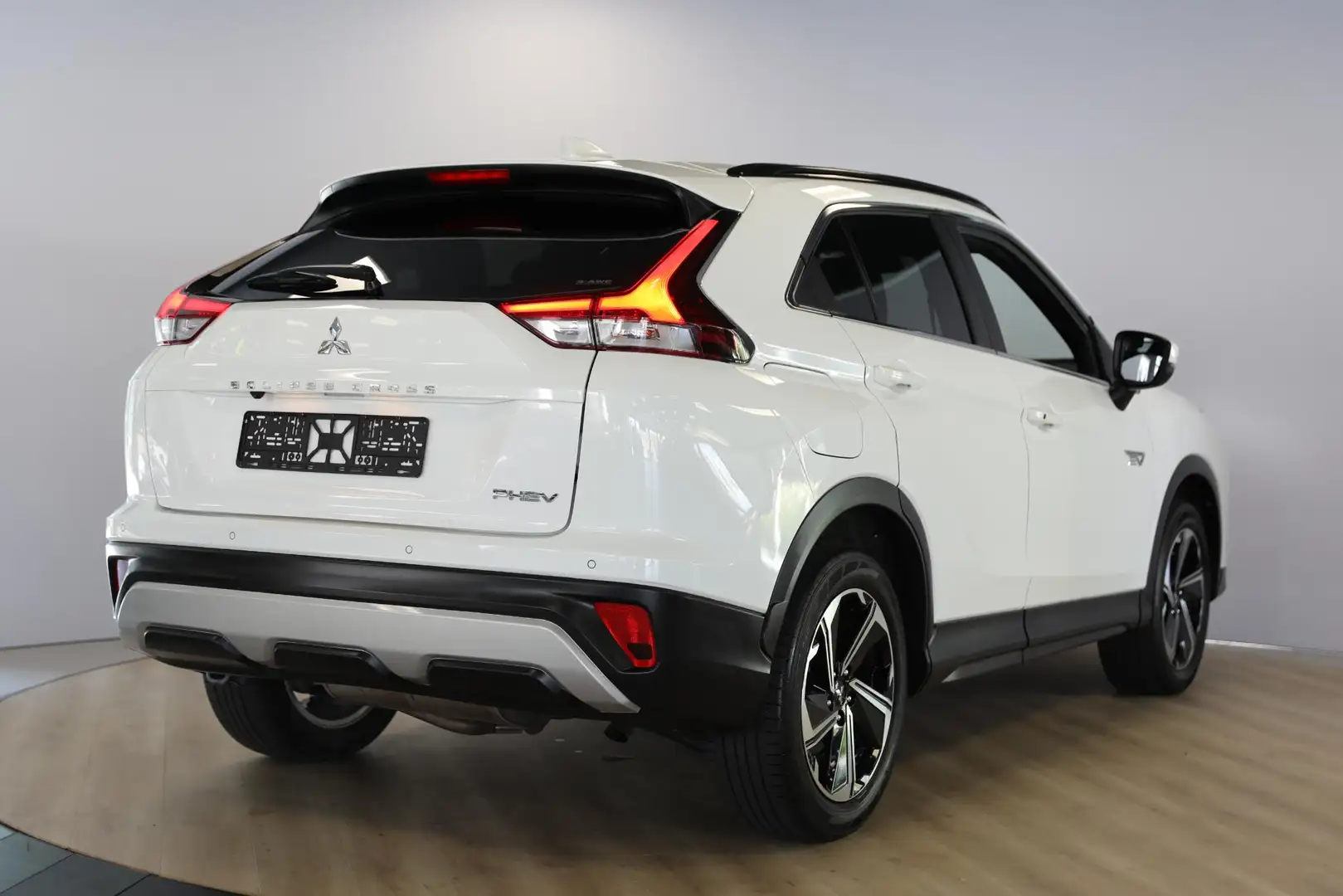 Mitsubishi Eclipse Cross 2.4 PHEV Intense+ | Cruise | Navi | Camera Wit - 2