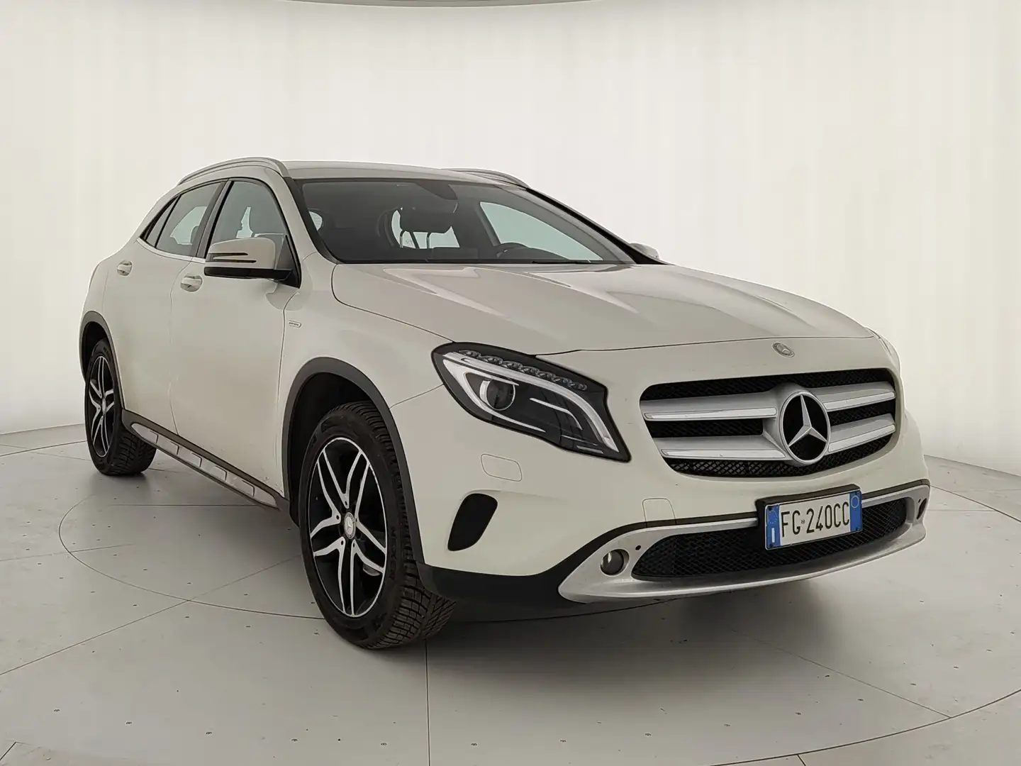 Mercedes-Benz GLA 200 GLA-X156 2014 d (cdi) Activity Enduro Automatic Fehér - 1
