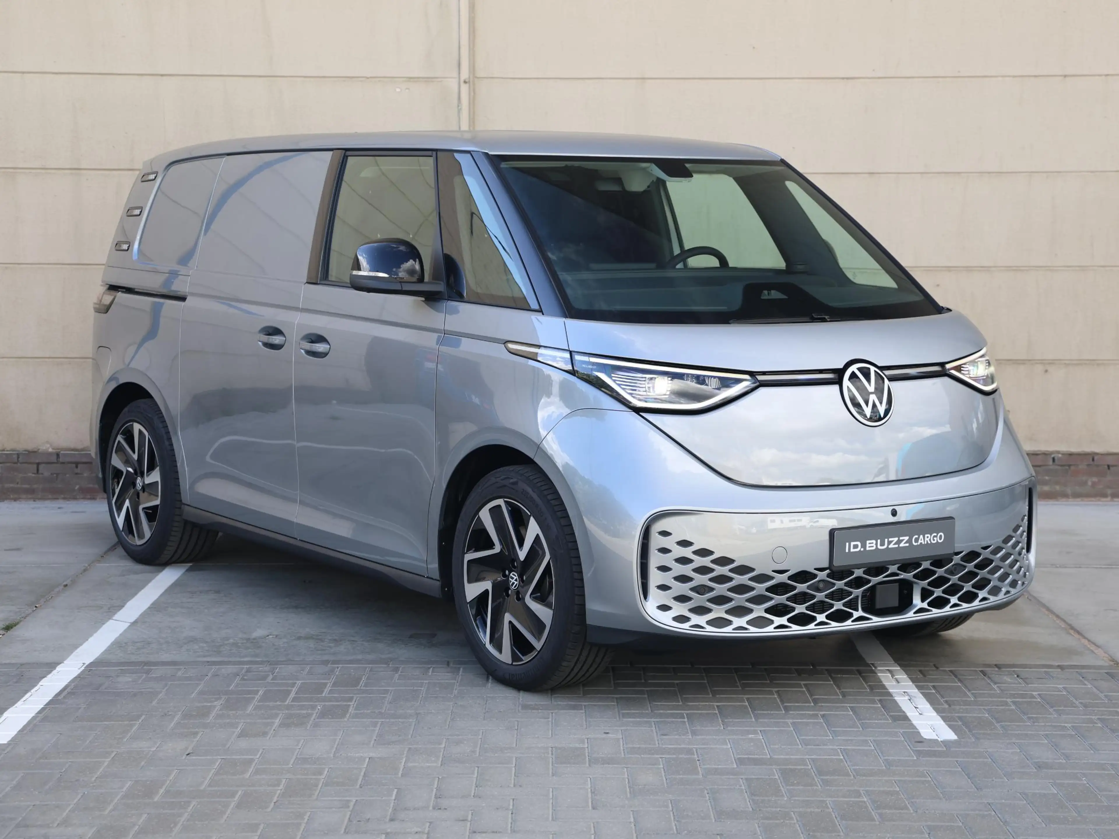 Volkswagen ID. Buzz Cargo Bulli Limited Edition Elektromotor 210 kW (286 pk) — photo 3