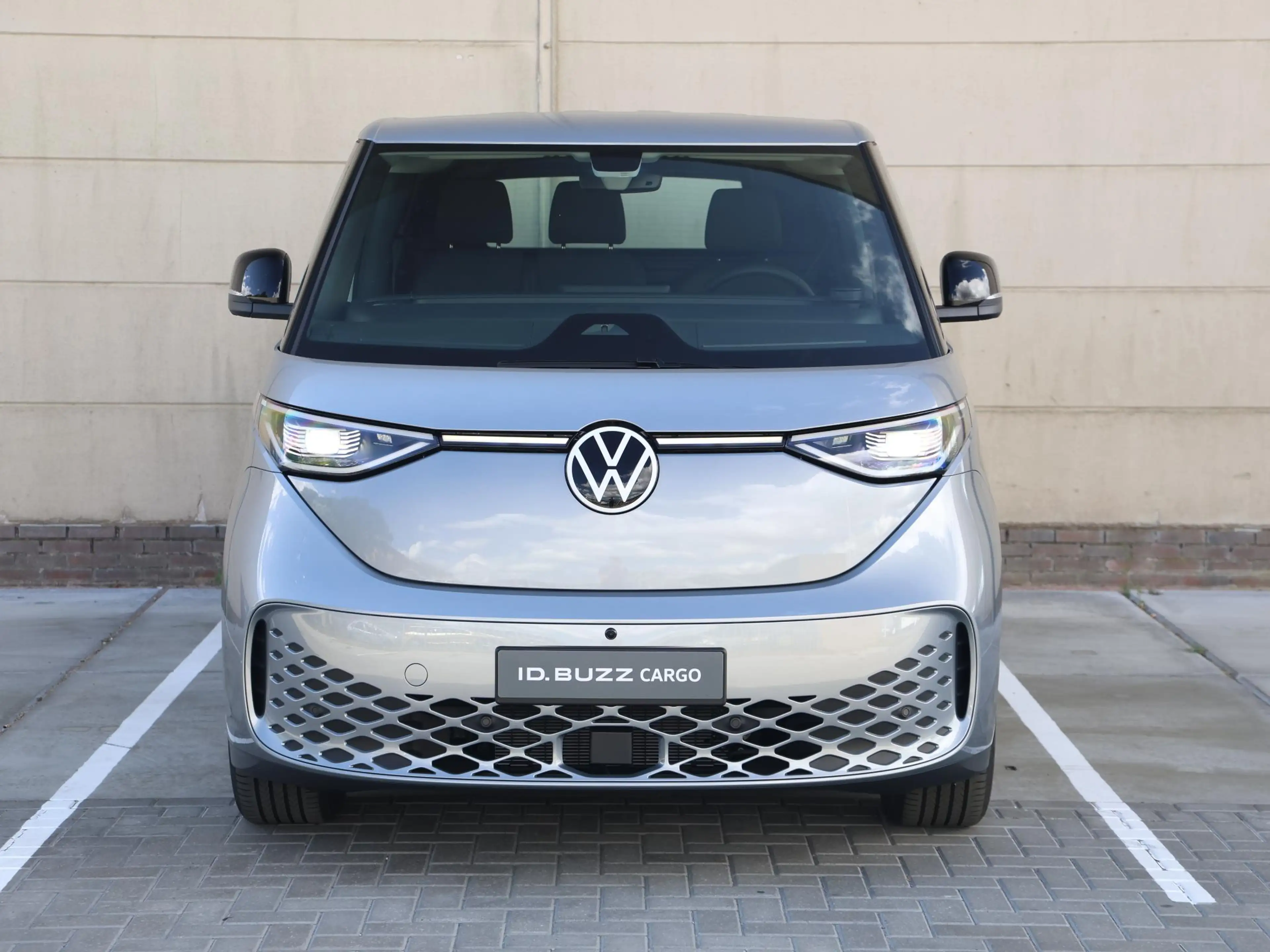 Volkswagen ID. Buzz Cargo Bulli Limited Edition Elektromotor 210 kW (286 pk) — photo 4