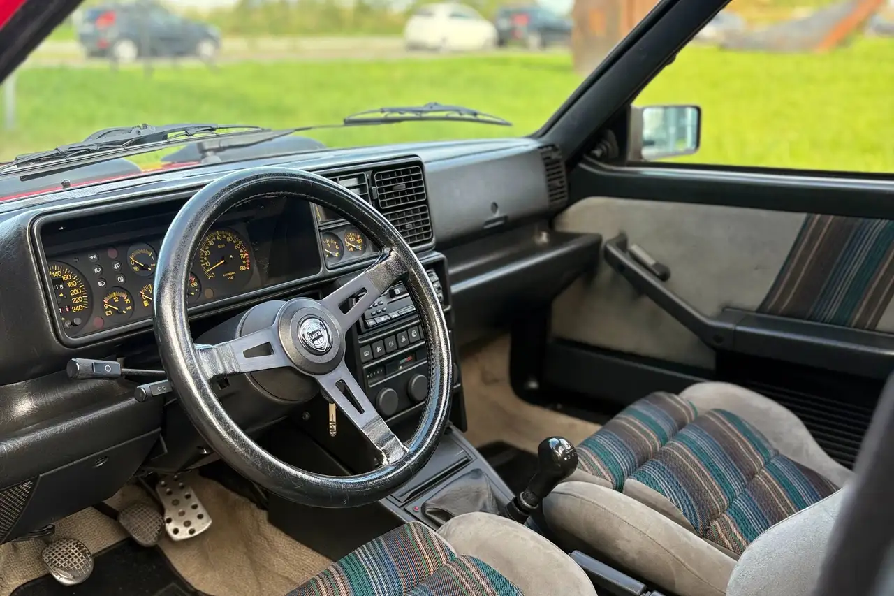 Lancia Delta 2.0 HF Turbo 8V 4WD, foto 6