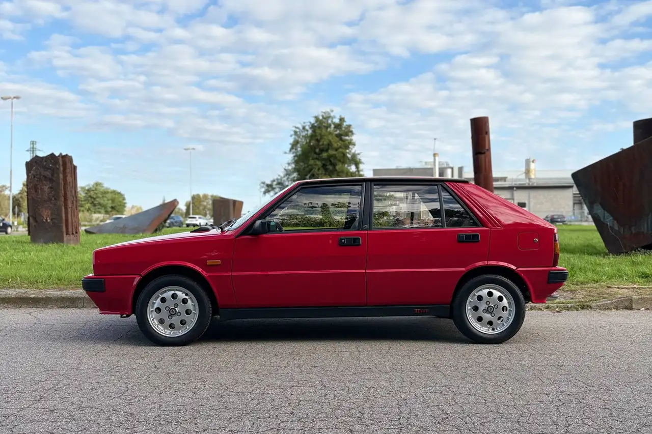 Lancia Delta 2.0 HF Turbo 8V 4WD, foto 3