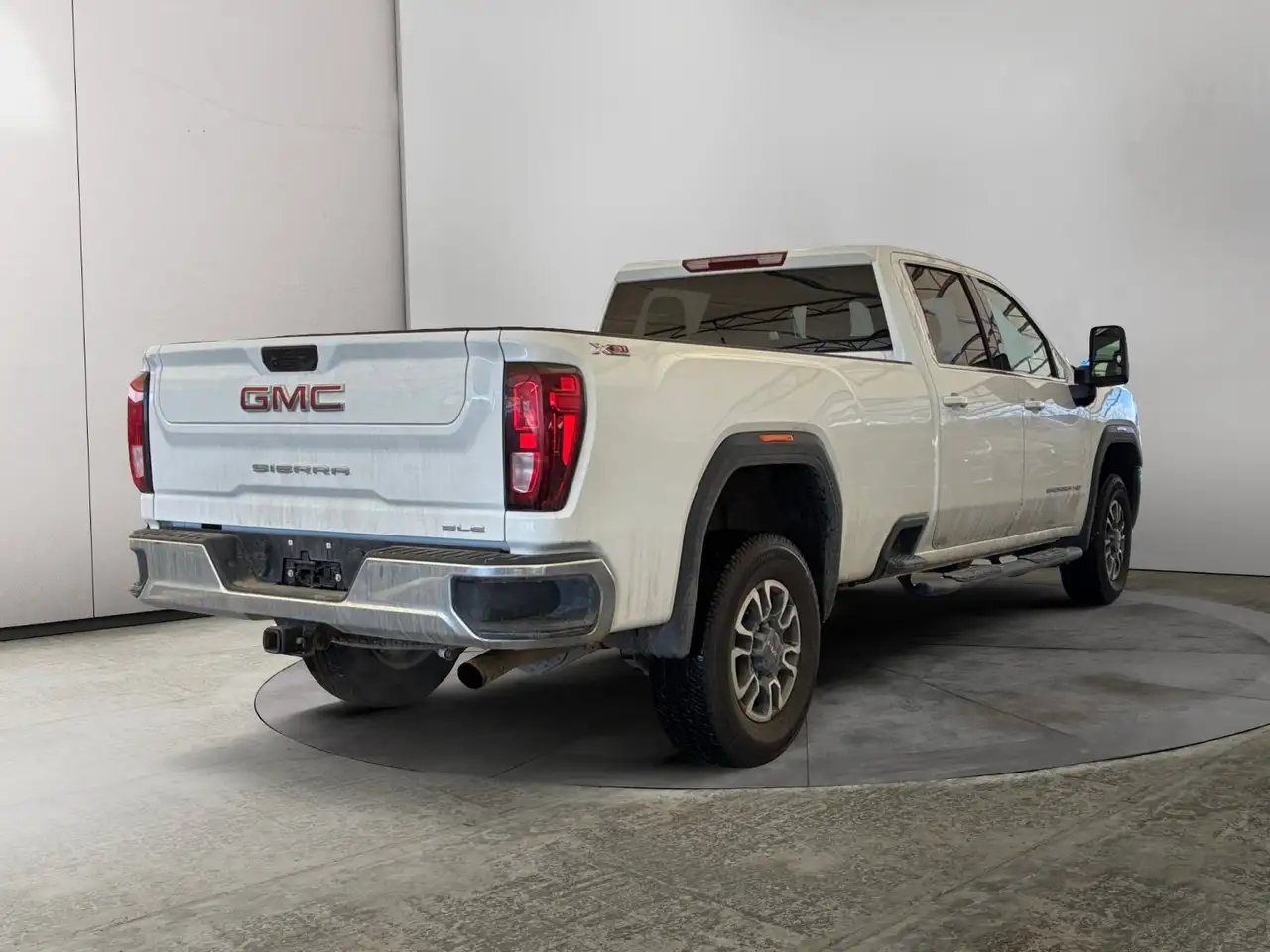 GMC Sierra 3500HD снимка GMC Sierra 3500HD