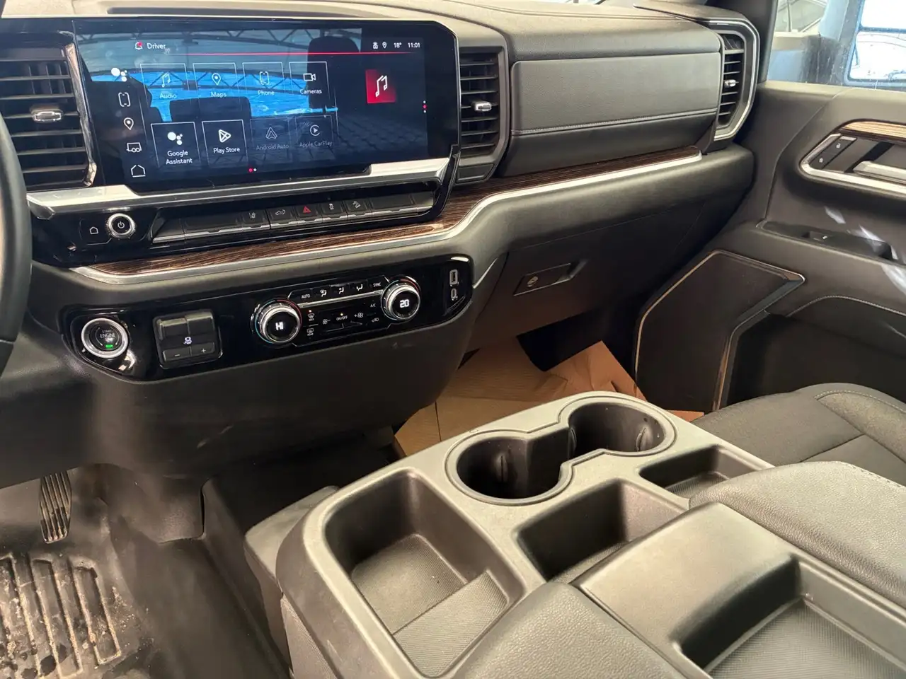 GMC Sierra 3500HD снимка GMC Sierra 3500HD