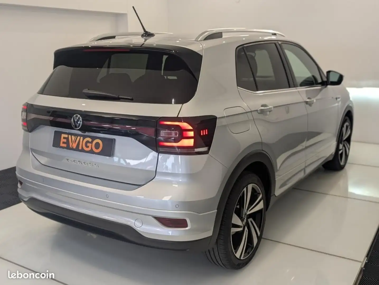 Volkswagen T-Cross 1.0 TSI 110ch R-LINE Gris - 2