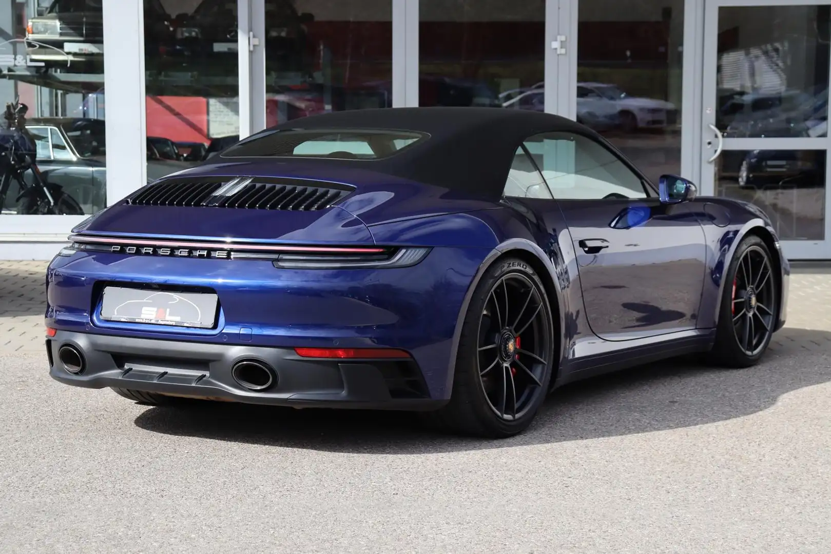 Porsche 992 911 4GTS Cabrio/Lift/Matrix/Burm/4Radl/Appro Bleu - 2