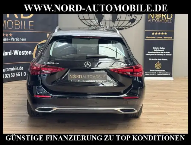 Mercedes-Benz 300 view 11