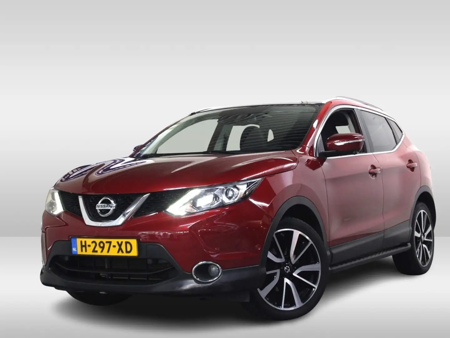 Nissan Qashqai 1.2 Tekna PANO NAV BT 360CAMERA STOELVW CRUISE '15 Rouge - 1