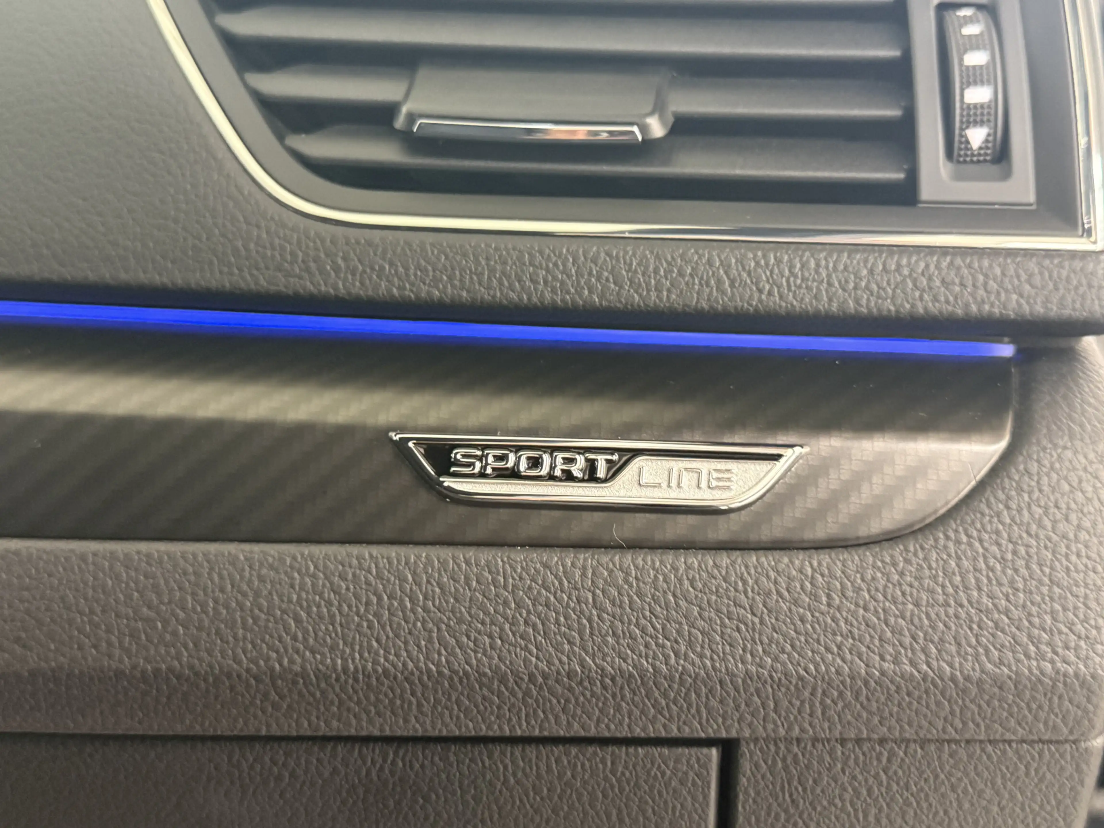 Skoda Superb Sportline 4x4 Virtual Canton ACC DCC STHZ — photo 14