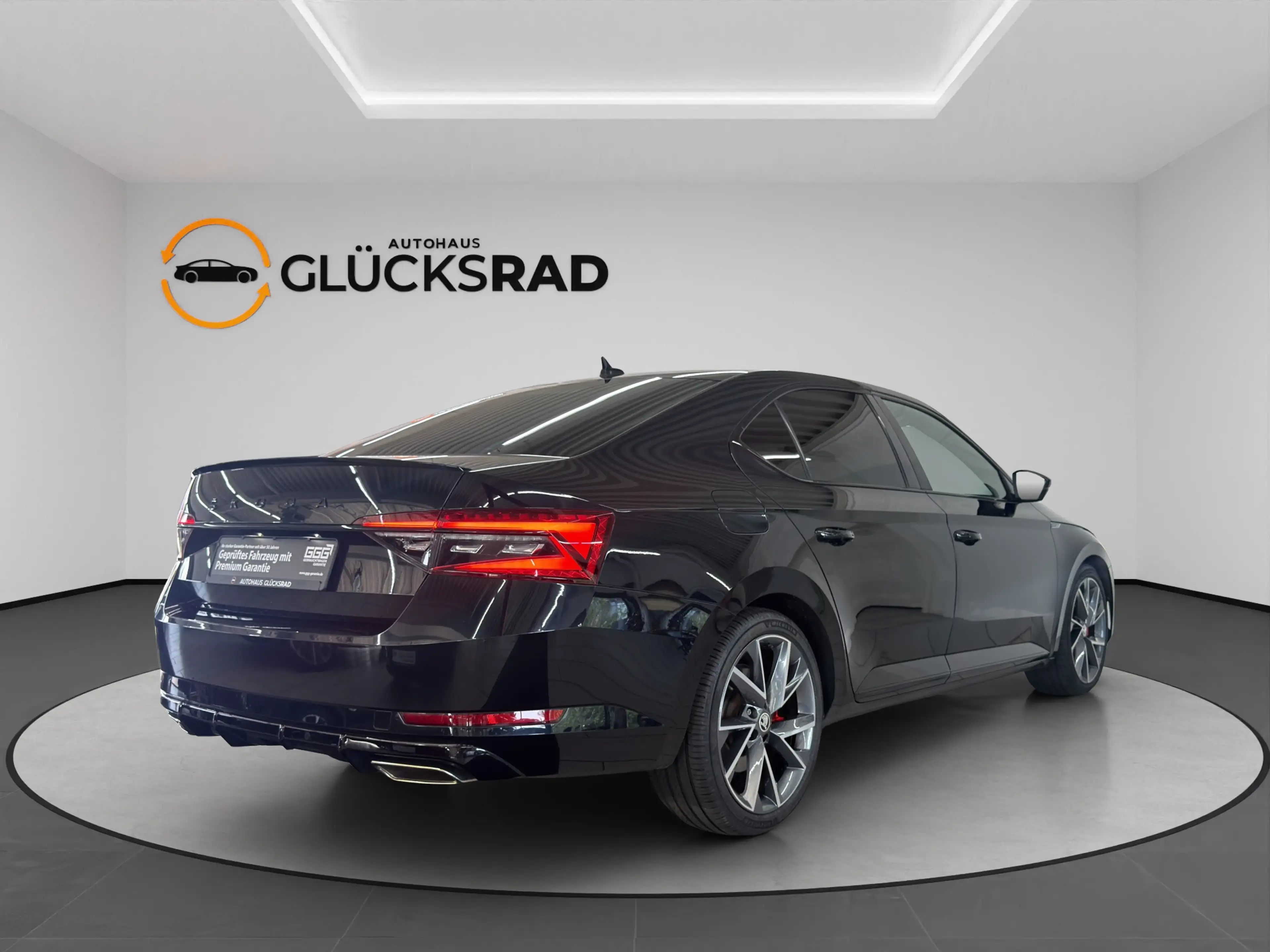 Skoda Superb Sportline 4x4 Virtual Canton ACC DCC STHZ — photo 10