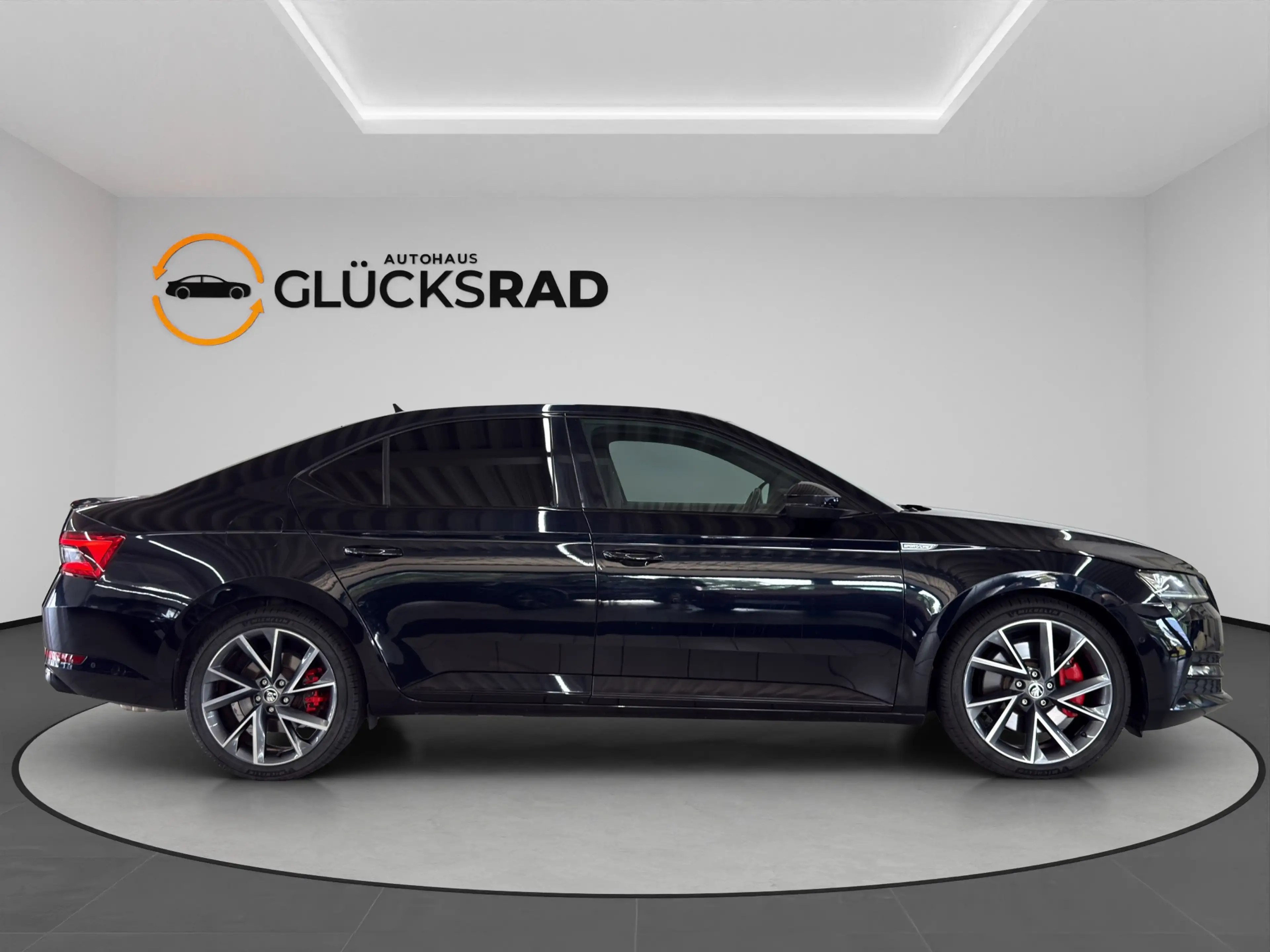 Skoda Superb Sportline 4x4 Virtual Canton ACC DCC STHZ — photo 8
