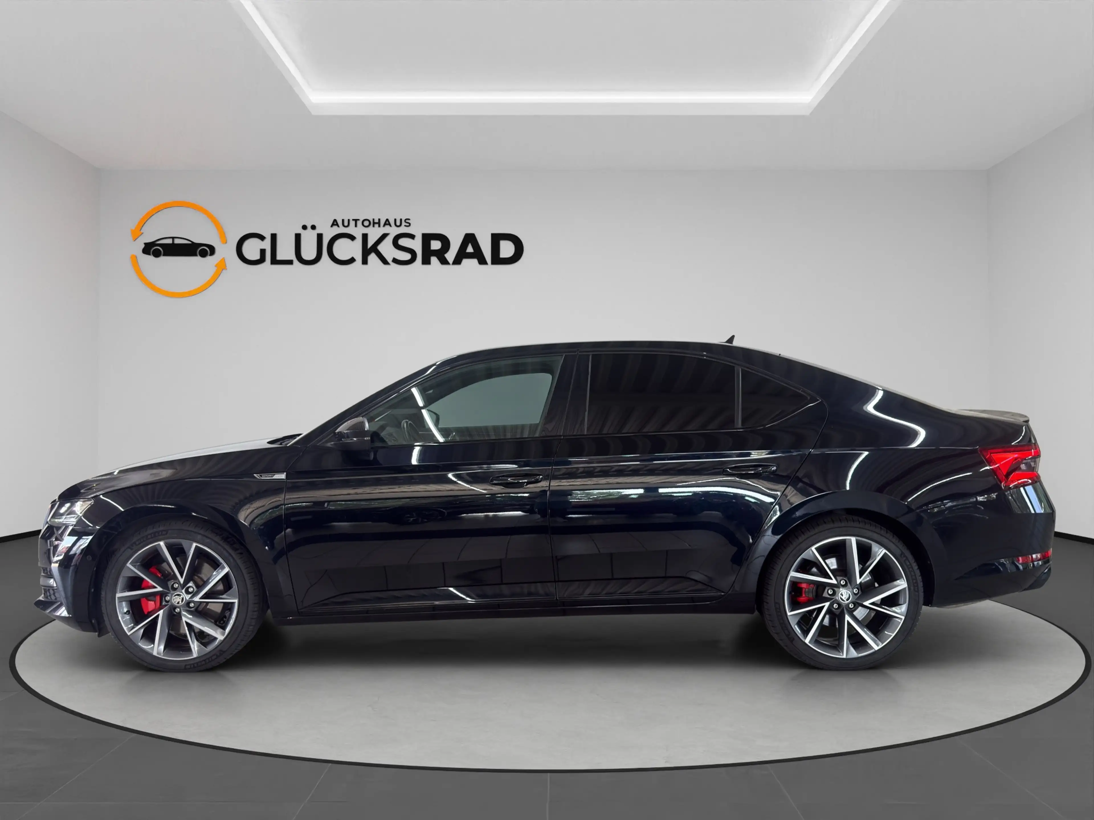 Skoda Superb Sportline 4x4 Virtual Canton ACC DCC STHZ — photo 3