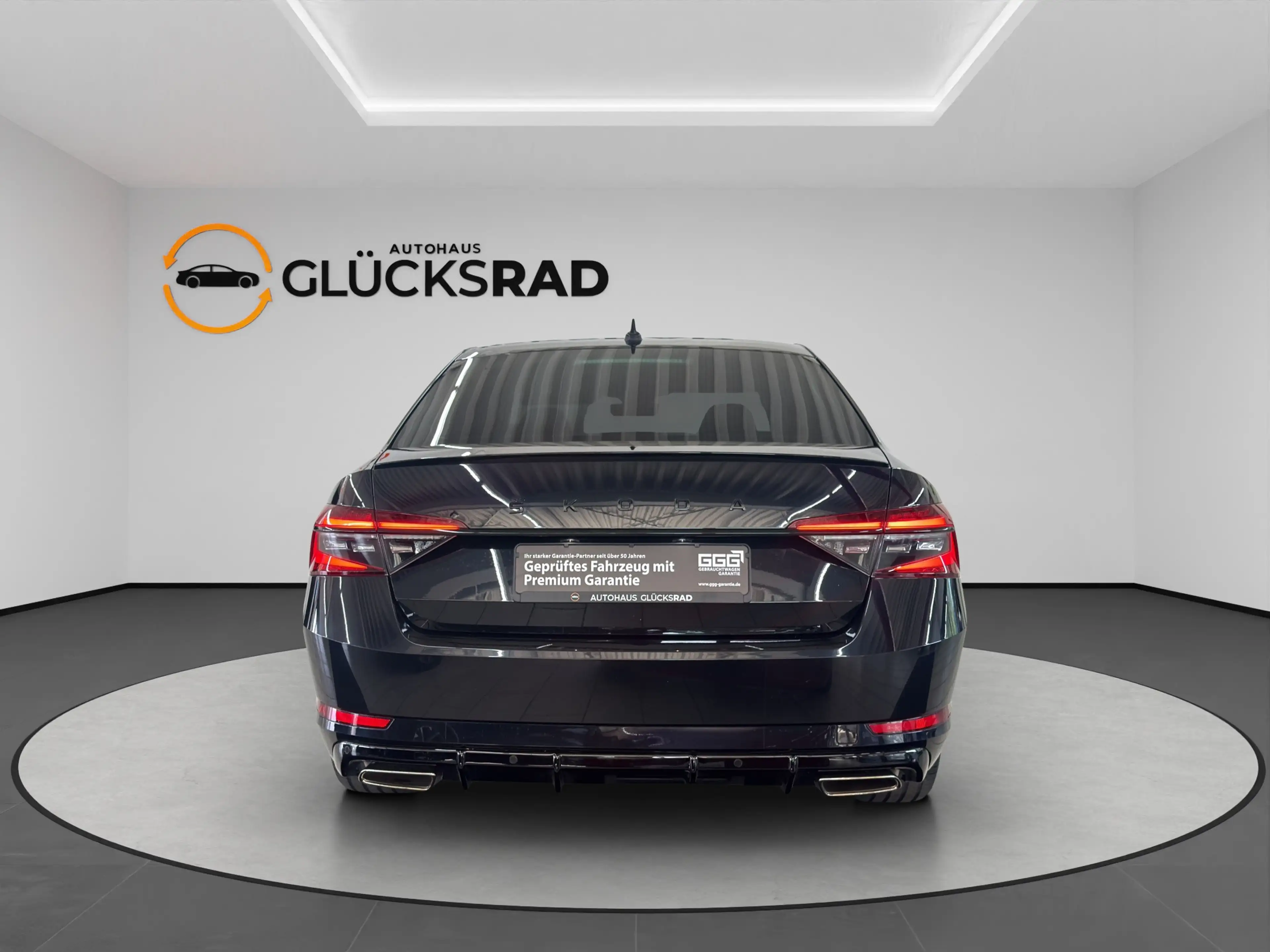 Skoda Superb Sportline 4x4 Virtual Canton ACC DCC STHZ — photo 9