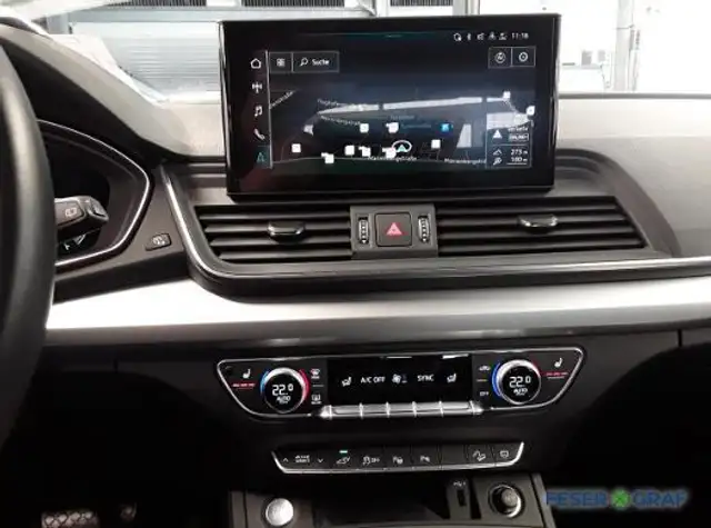 Audi Q5 view 8