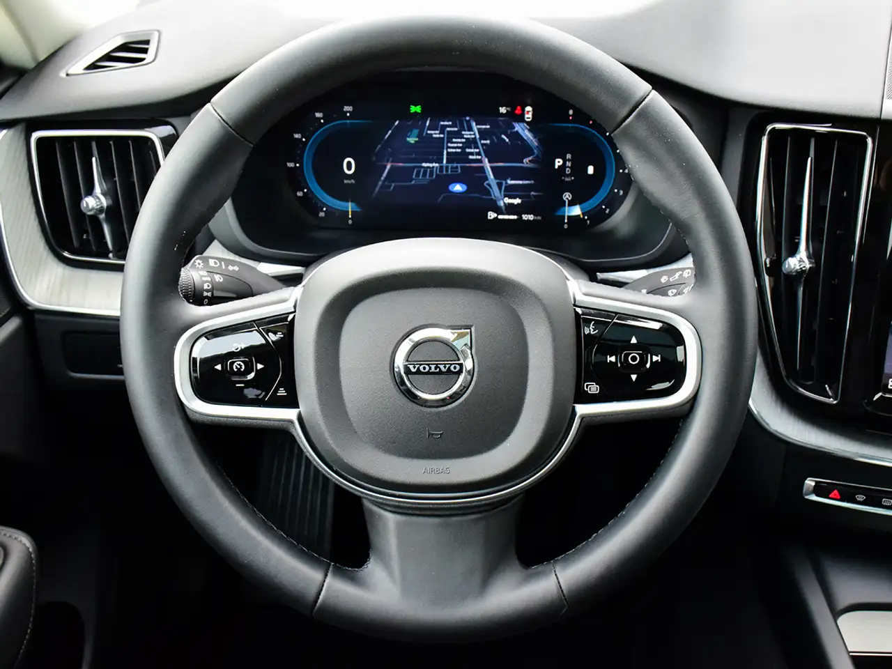 Volvo XC60 снимка Volvo XC60
