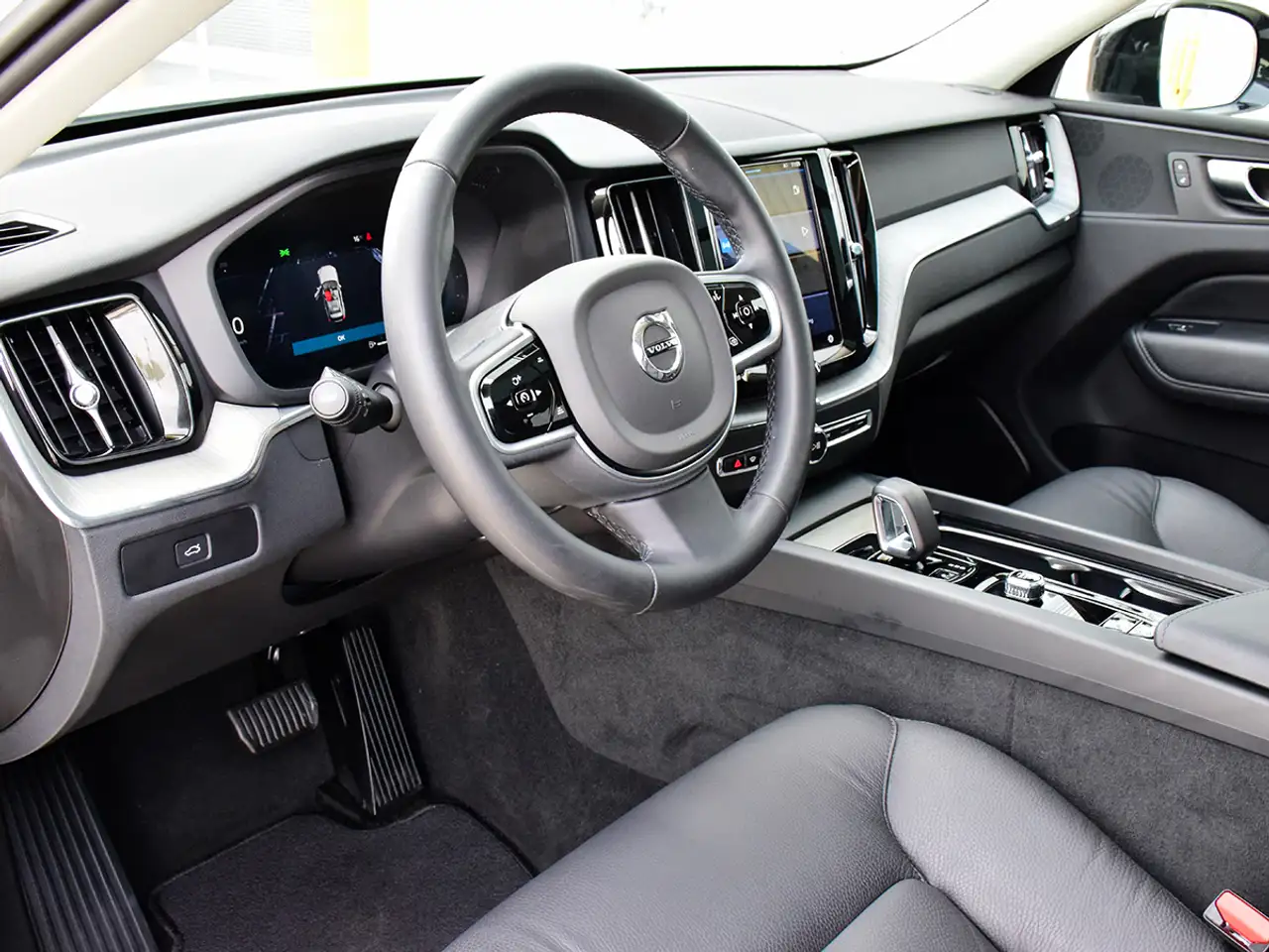 Volvo XC60 снимка Volvo XC60