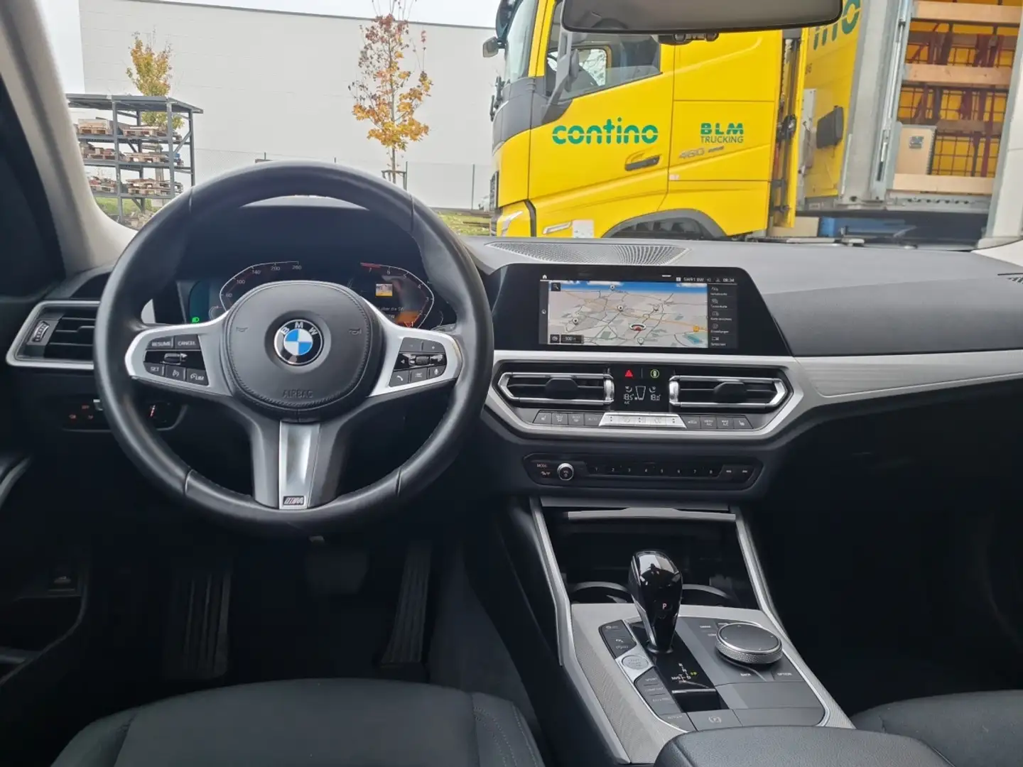 BMW 330 iA TouringA Advantage Navi.LED.M-LR.PDCvohi Noir - 2