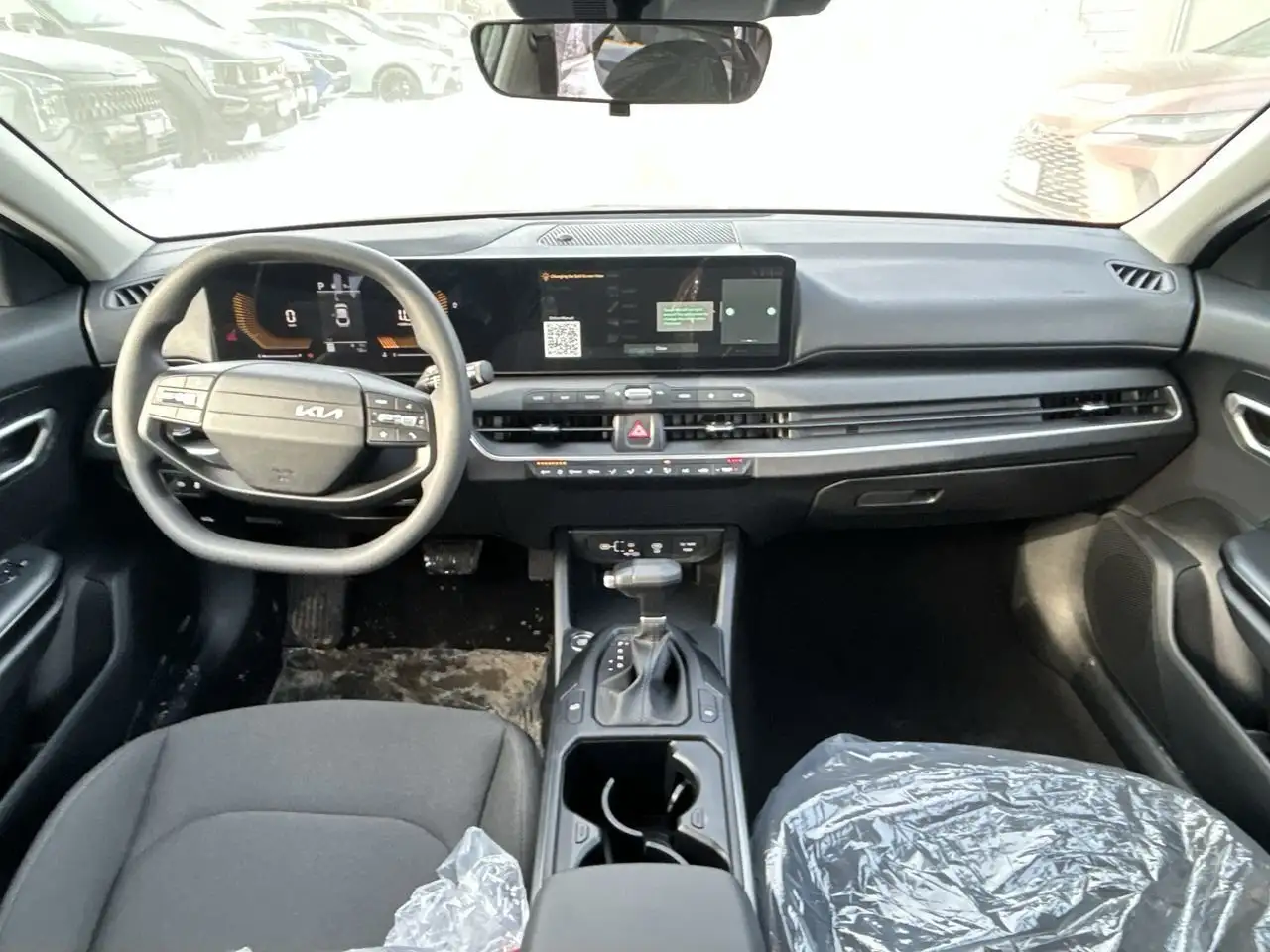 Kia K4 снимка Kia K4