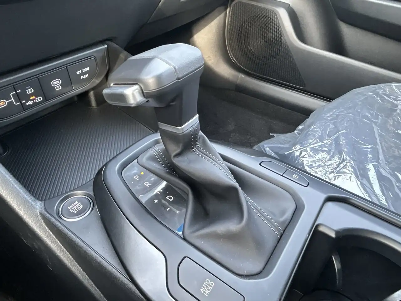 Kia K4 снимка Kia K4