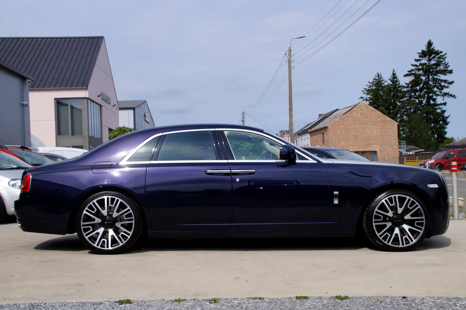 Rolls-Royce Ghost 6.6i V12 Bi-Turbo_ MANSORY Violett - 2