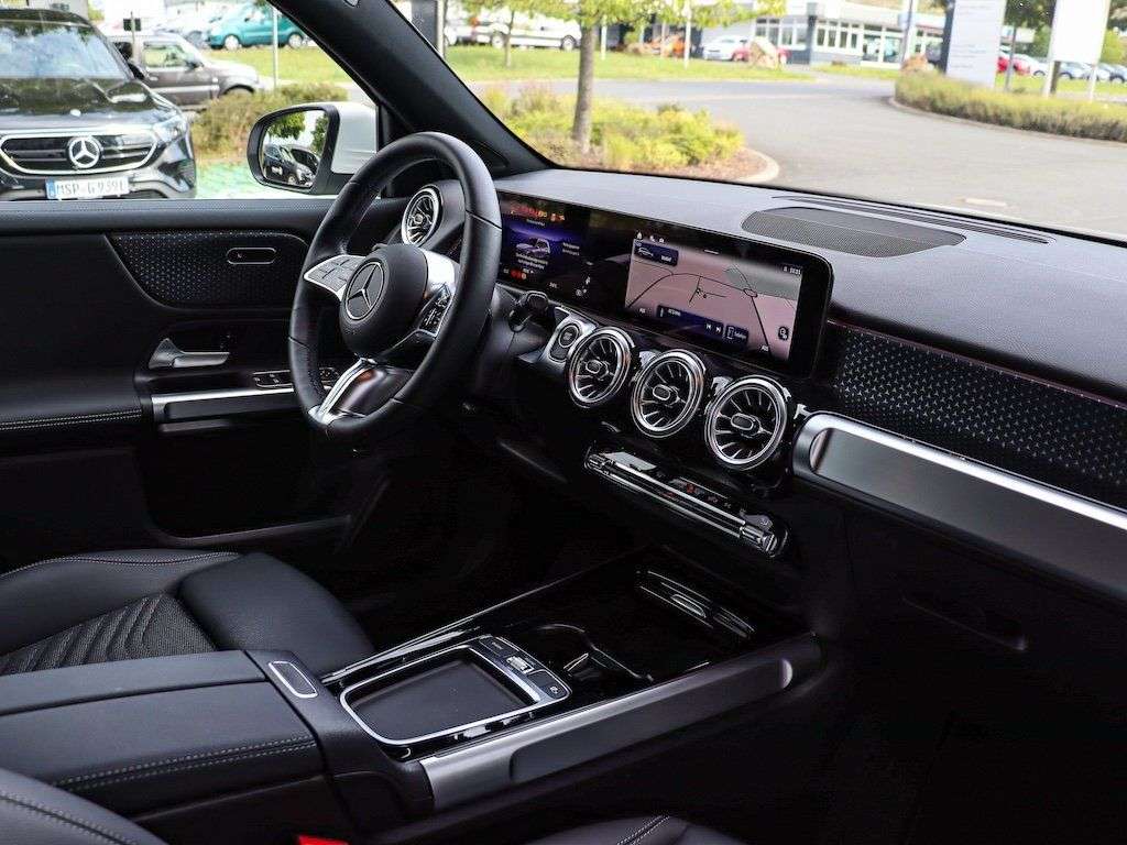 Mercedes-Benz EQB