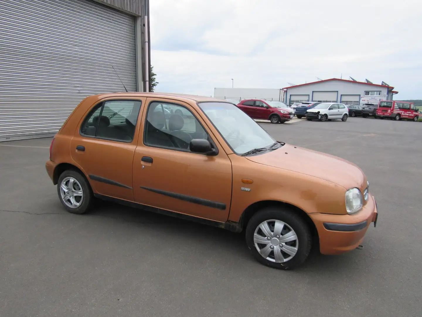 Nissan Micra Visia Orange - 2