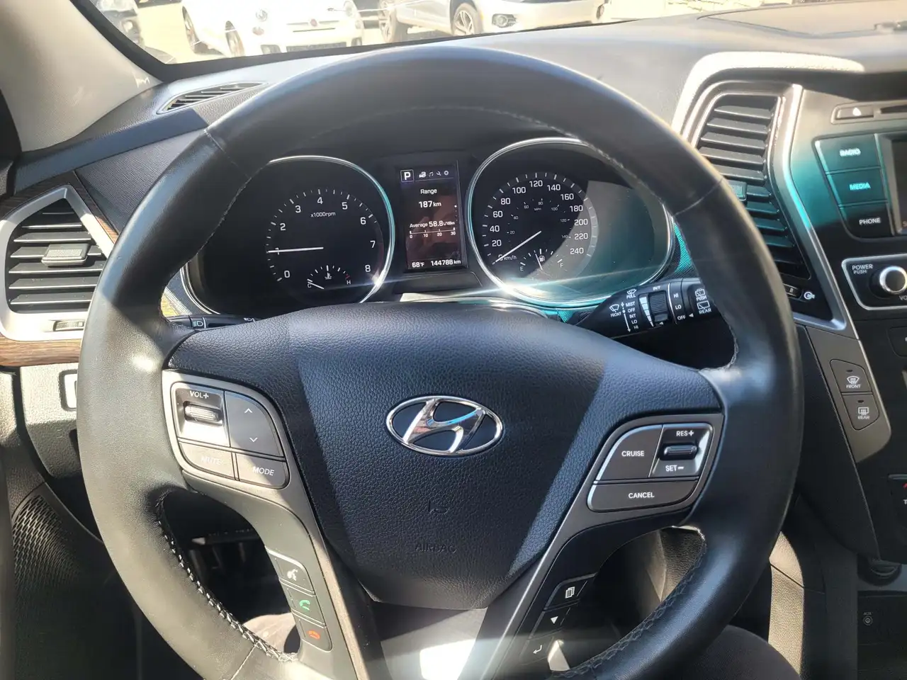 Hyundai SANTA FE photo Hyundai SANTA FE