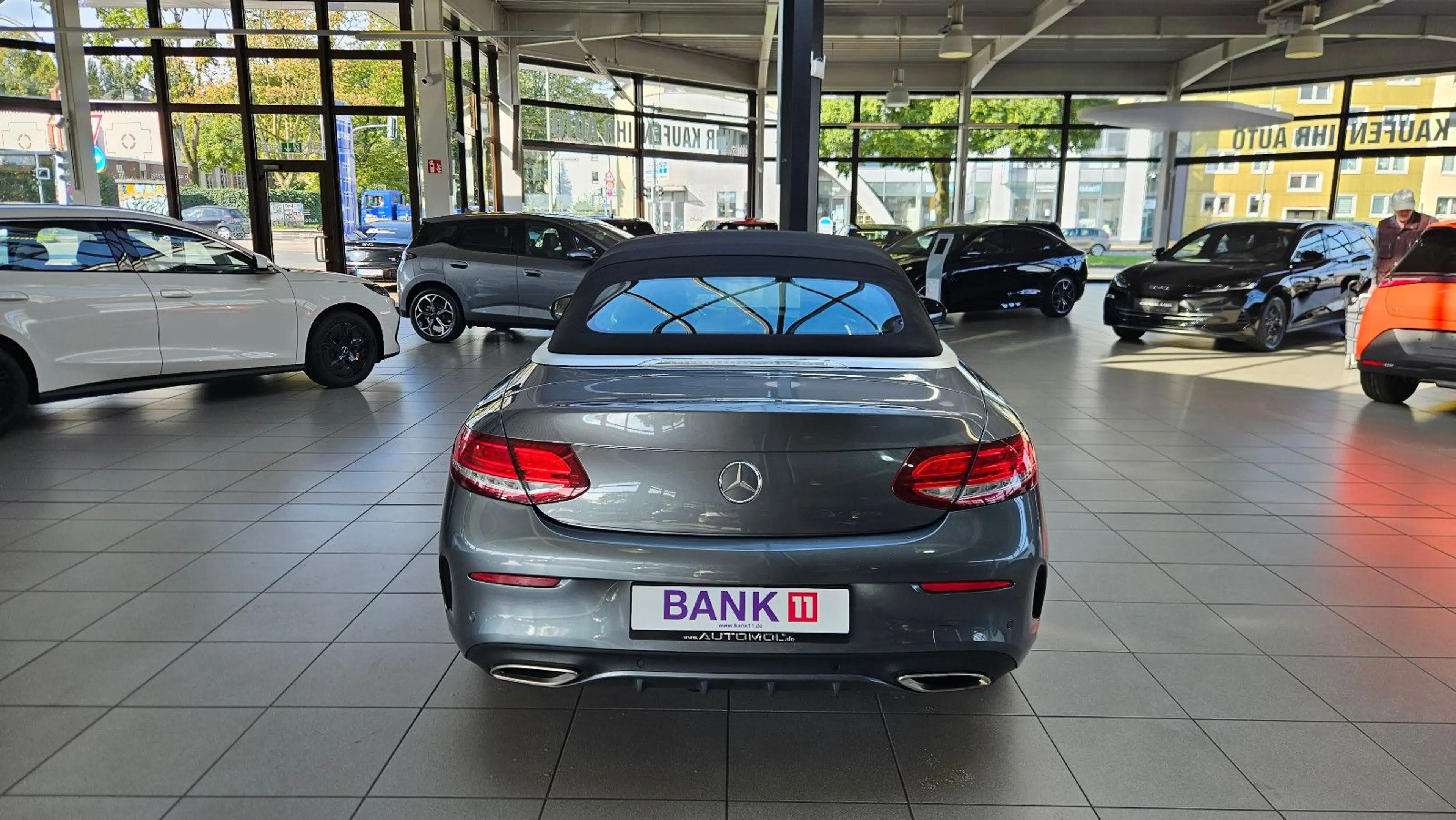 Mercedes-Benz C 250 C Cabrio *AMG Line*Airscarf*AHK*SHZ* — photo 11