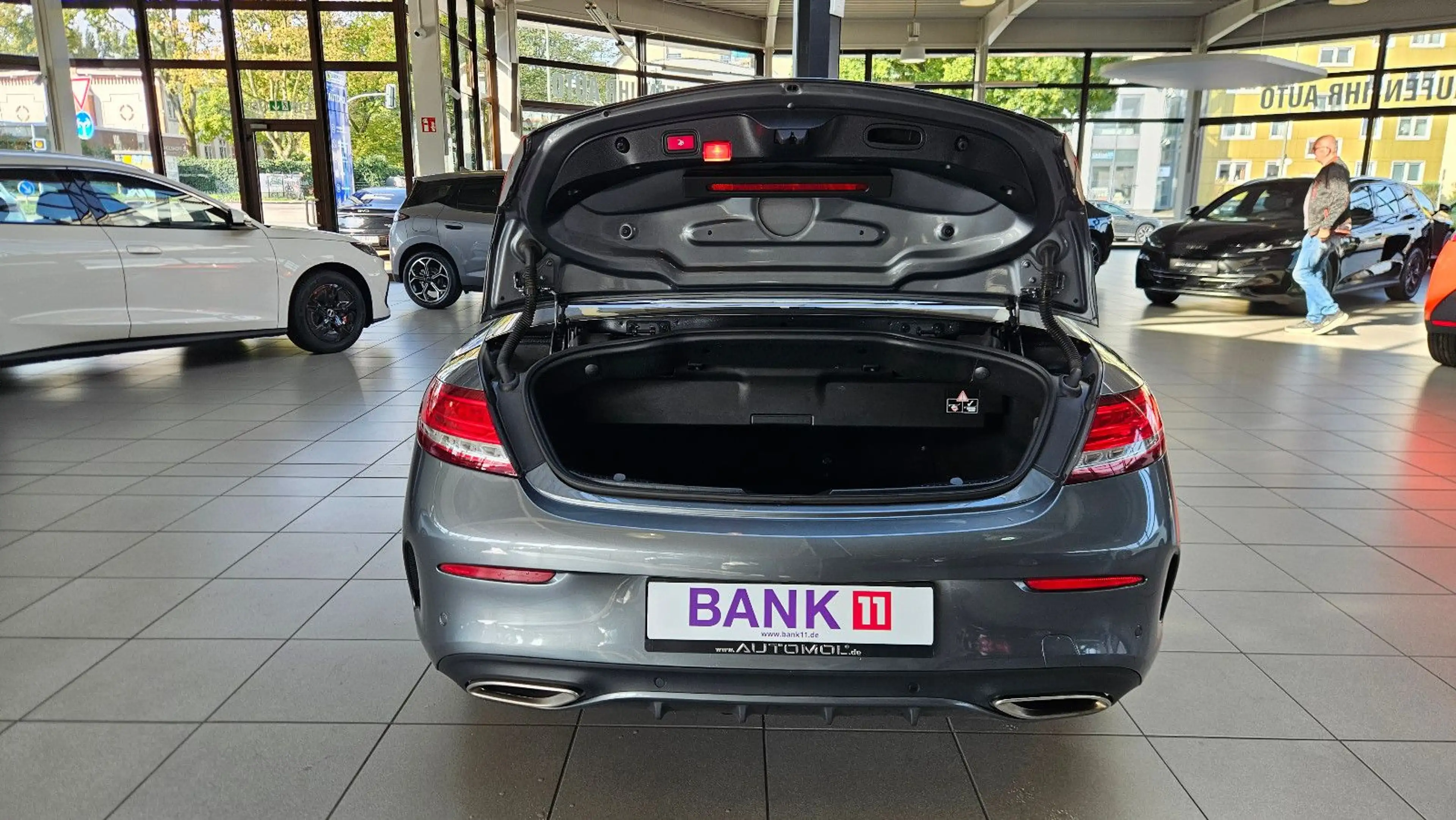 Mercedes-Benz C 250 C Cabrio *AMG Line*Airscarf*AHK*SHZ* — photo 12