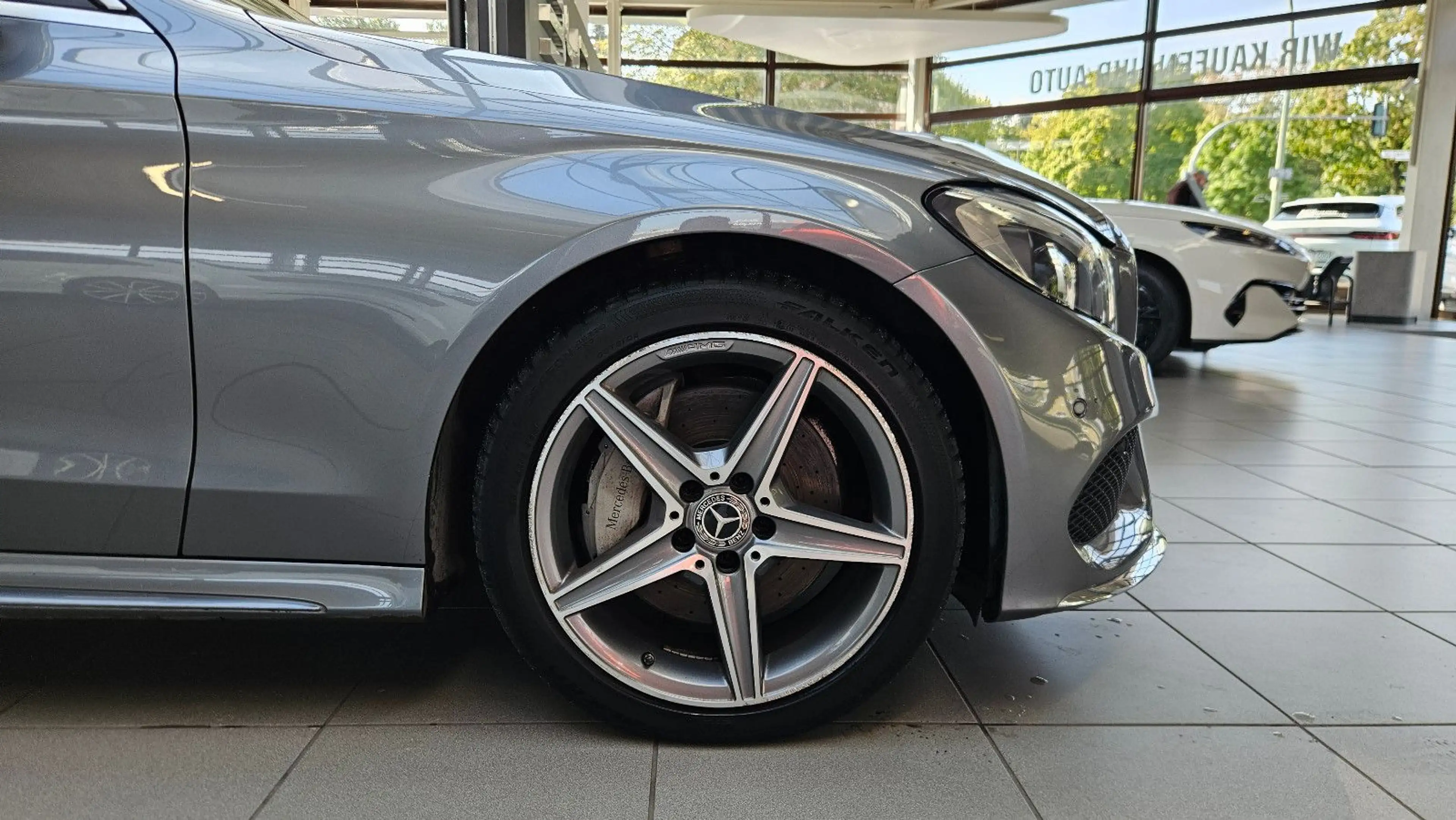 Mercedes-Benz C 250 C Cabrio *AMG Line*Airscarf*AHK*SHZ* — photo 13