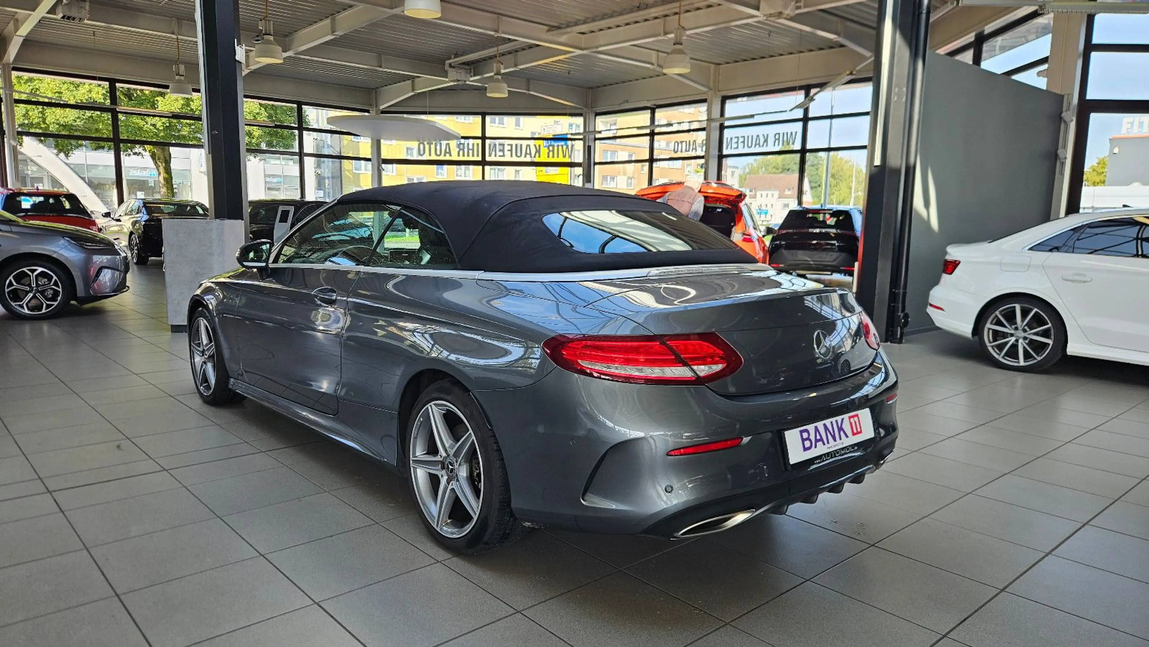 Mercedes-Benz C 250 C Cabrio *AMG Line*Airscarf*AHK*SHZ* — photo 7