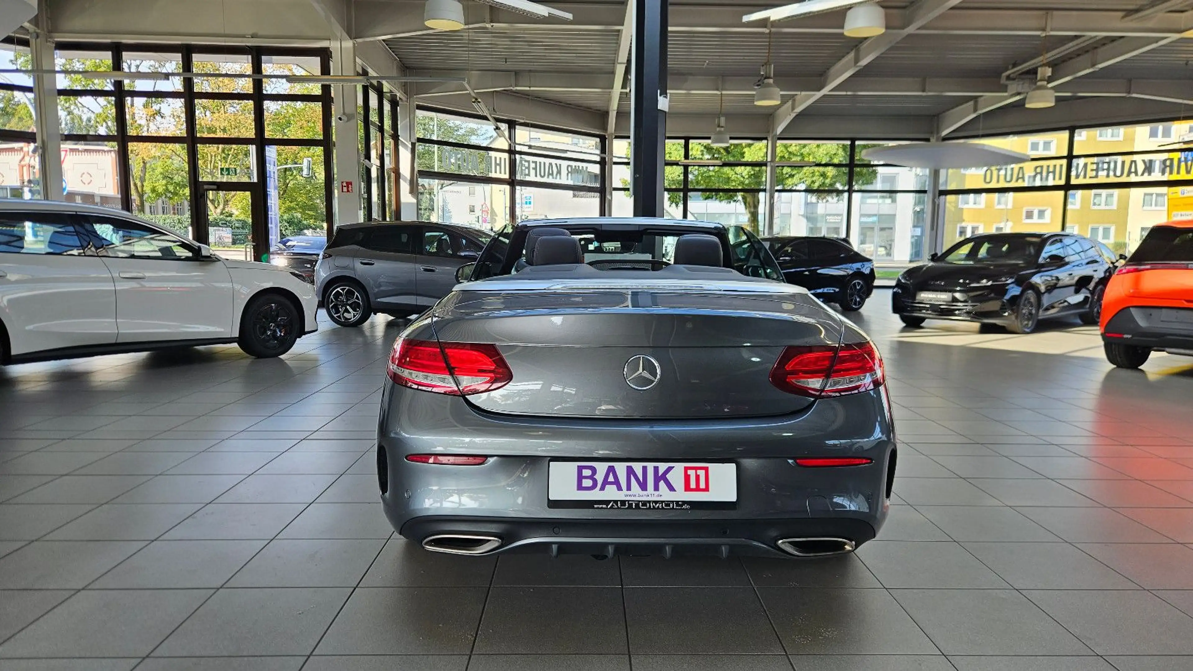 Mercedes-Benz C 250 C Cabrio *AMG Line*Airscarf*AHK*SHZ* — photo 10
