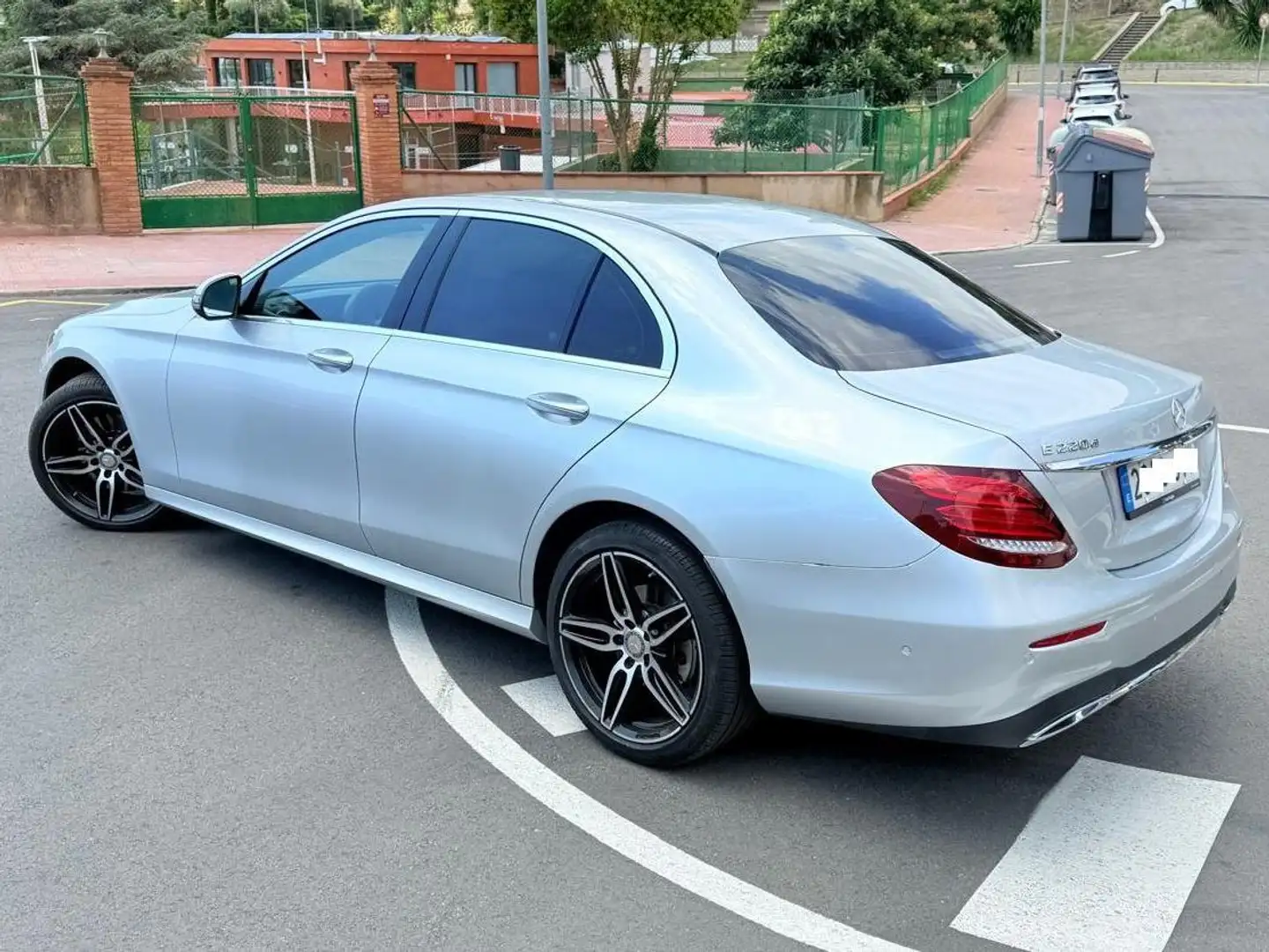 Mercedes-Benz E 220 E 220d 9G-Tronic 194 Plateado - 2