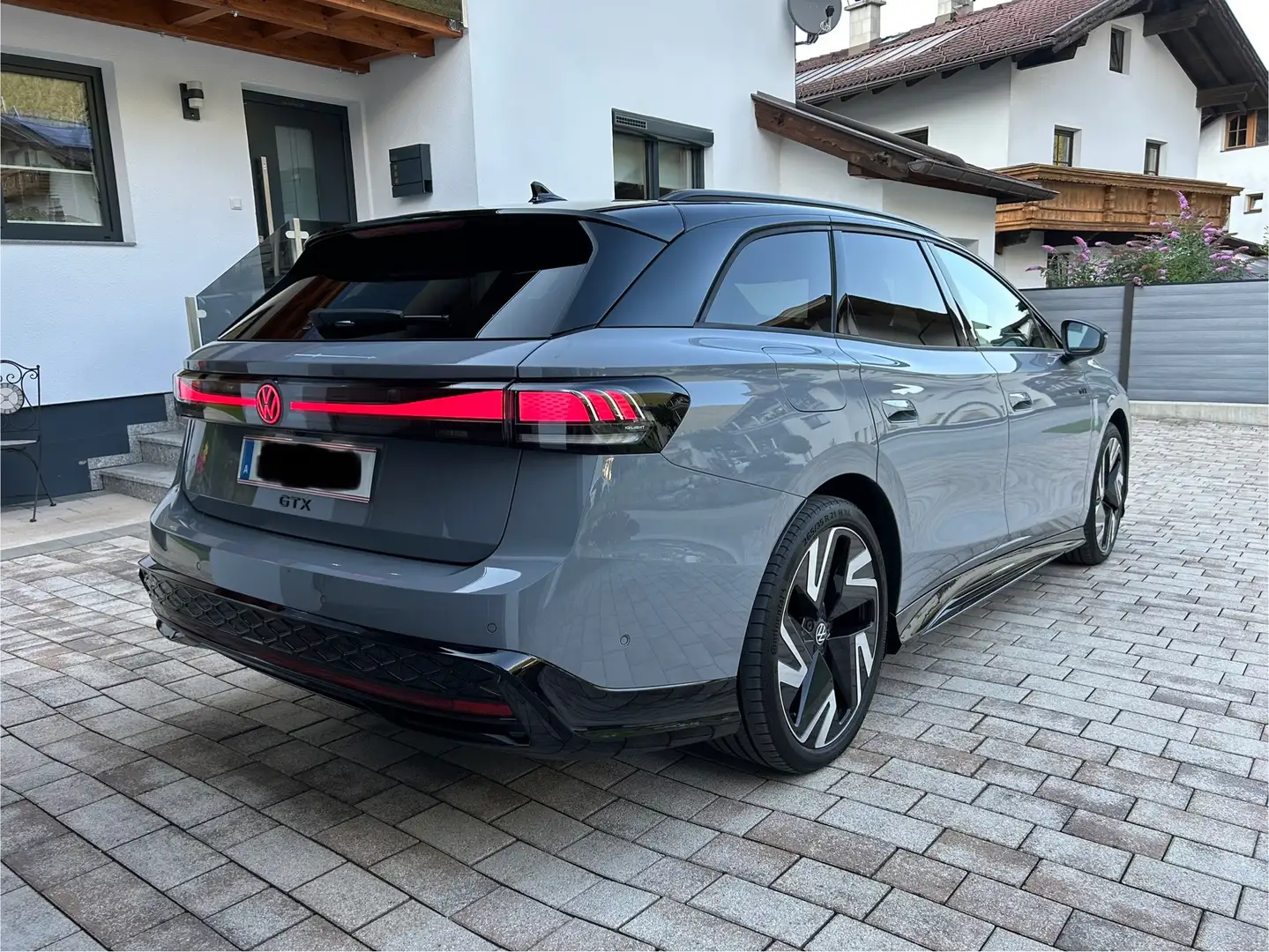Volkswagen ID.7 Tourer GTX Business 4Motion 250 kW / 86kWh - 1