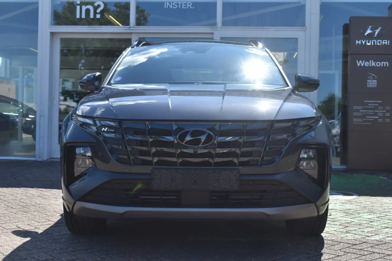 Hyundai TUCSON 1.6 T-GDI HEV N-Line Sky 230PK! Full Option + Trek Grijs - 2