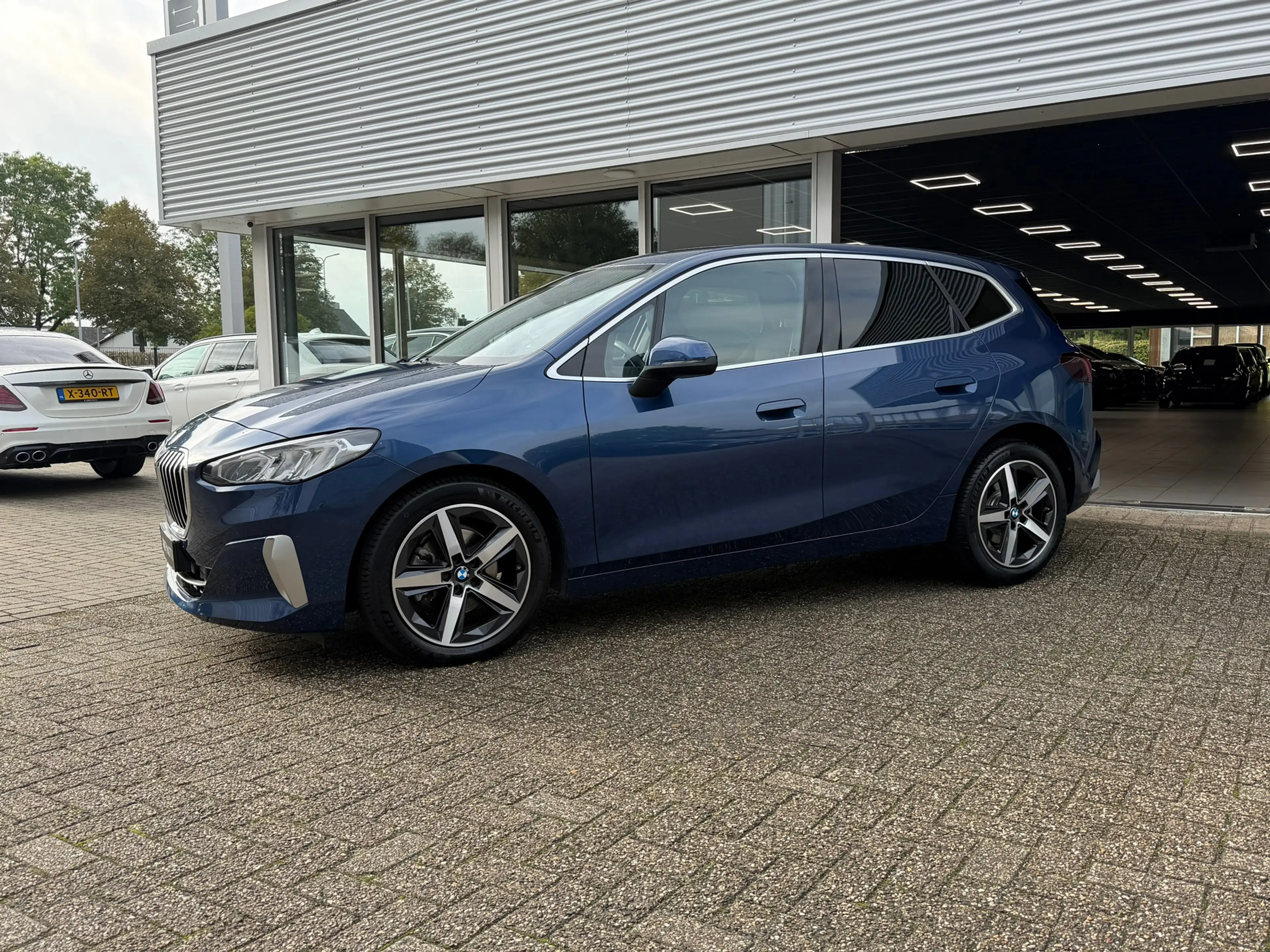 BMW 220 2-serie Active Tourer 220i M-Sport Automaat 170 Pk — photo 2
